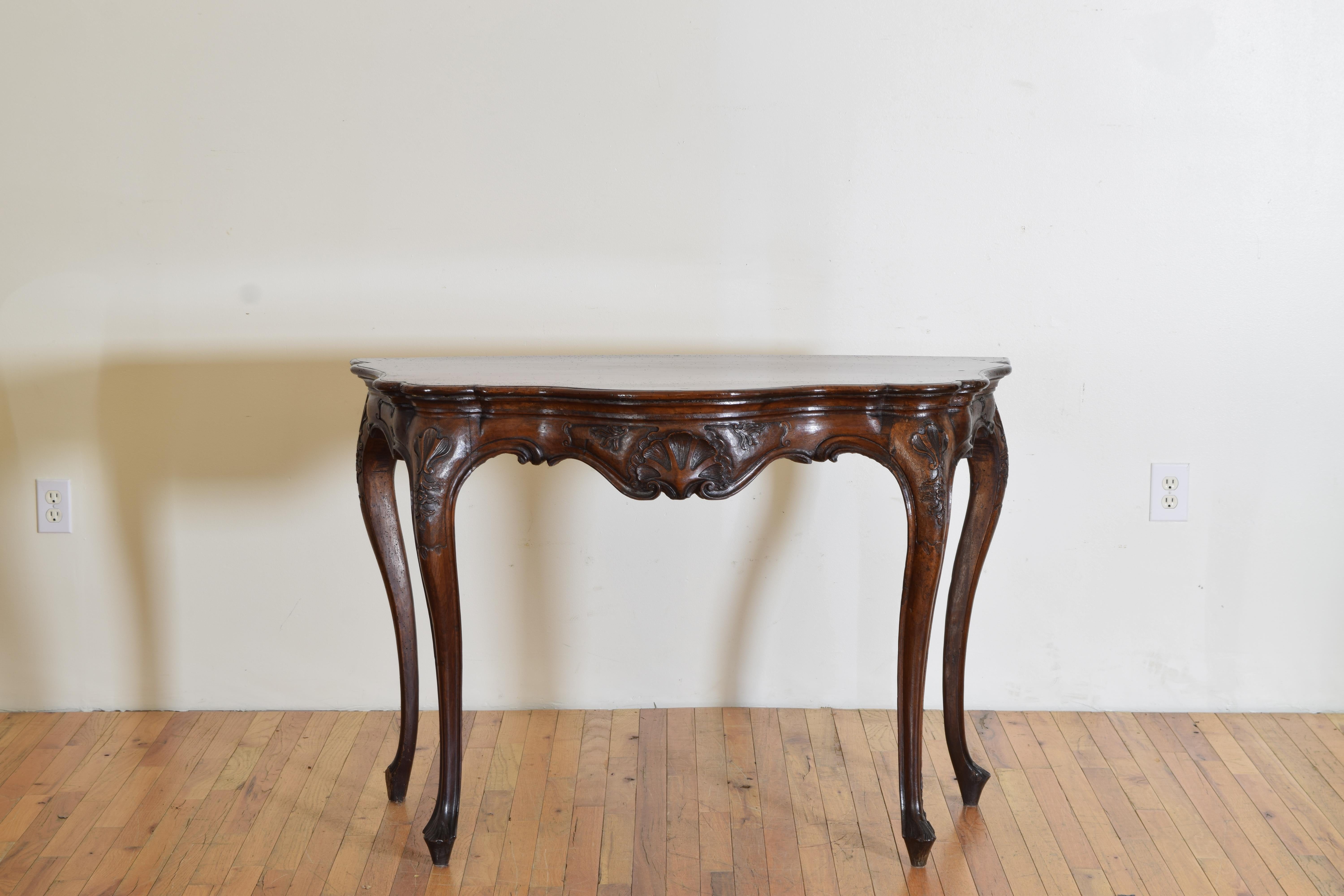 Pair Italian, Venice, Carved Walnut Rococo Period Console Tables, mid 18th cen. In Good Condition For Sale In Atlanta, GA