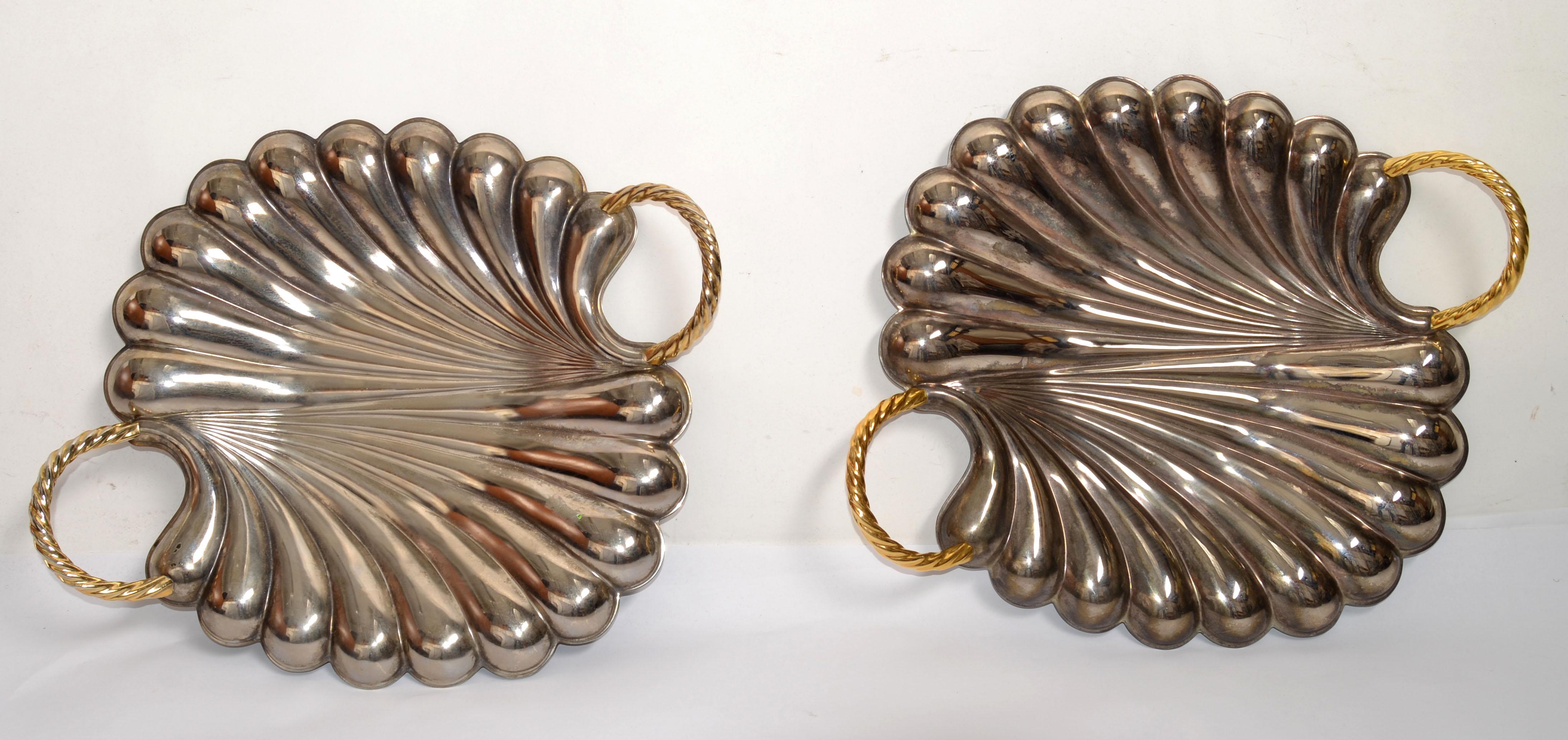 Pareja de bandejas vintage italianas Oneida Silverplate Swirl Brass Handle Shape Seashell en venta 7