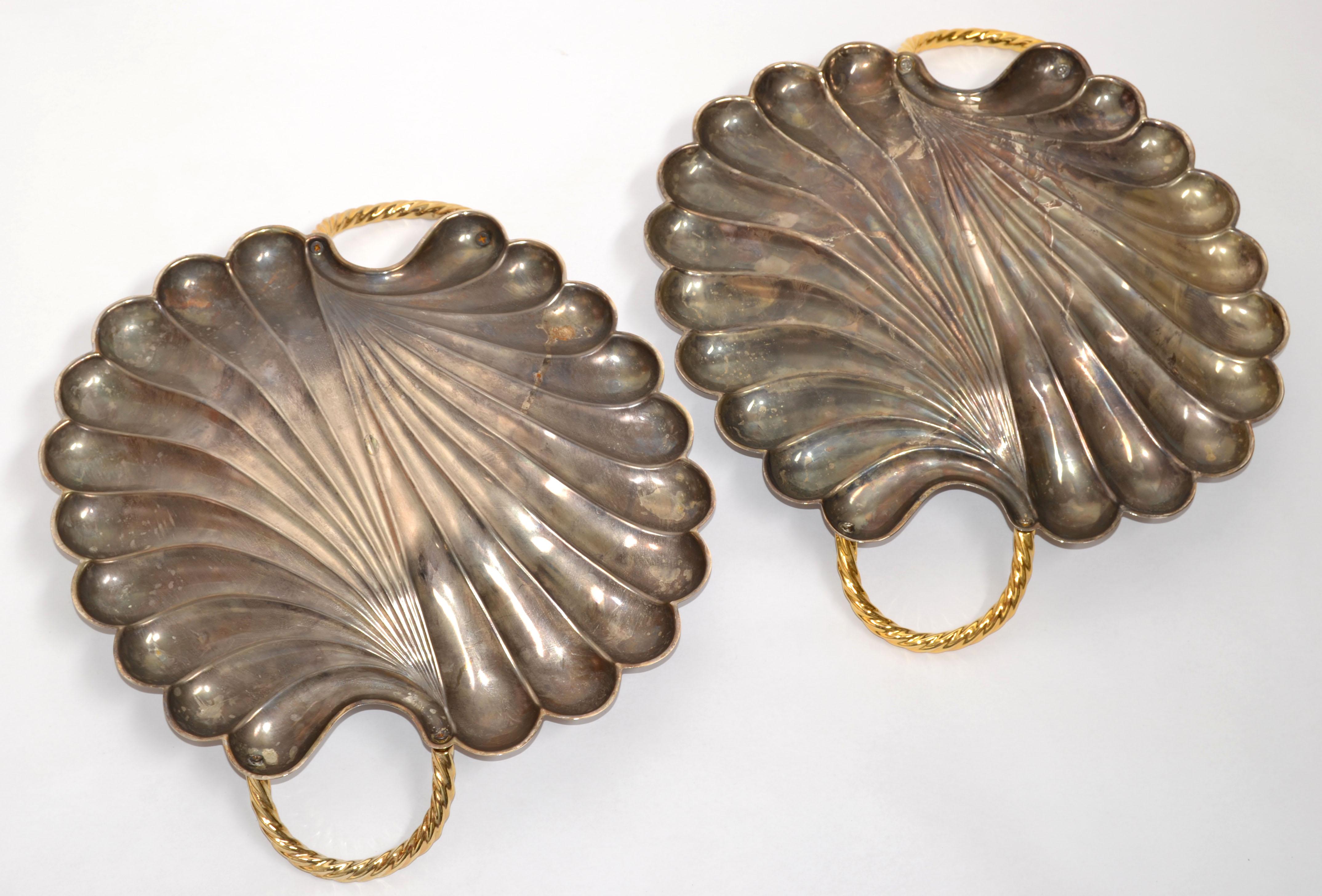 Pareja de bandejas vintage italianas Oneida Silverplate Swirl Brass Handle Shape Seashell en venta 8