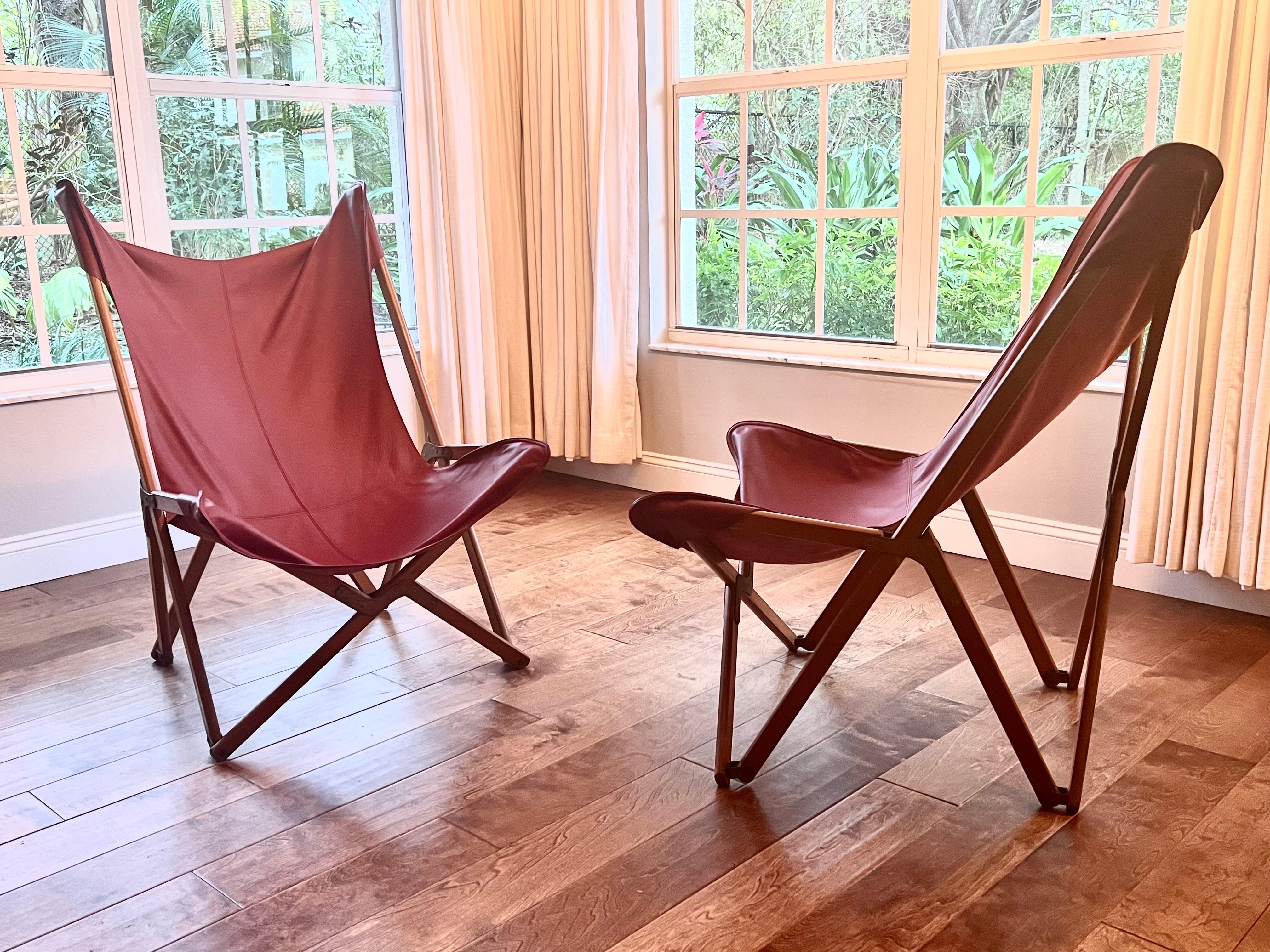 Mid-Century Modern Paire de chaises longues pliantes italiennes Tripolina en bois et cuir, Joseph Fendy, 1937  en vente