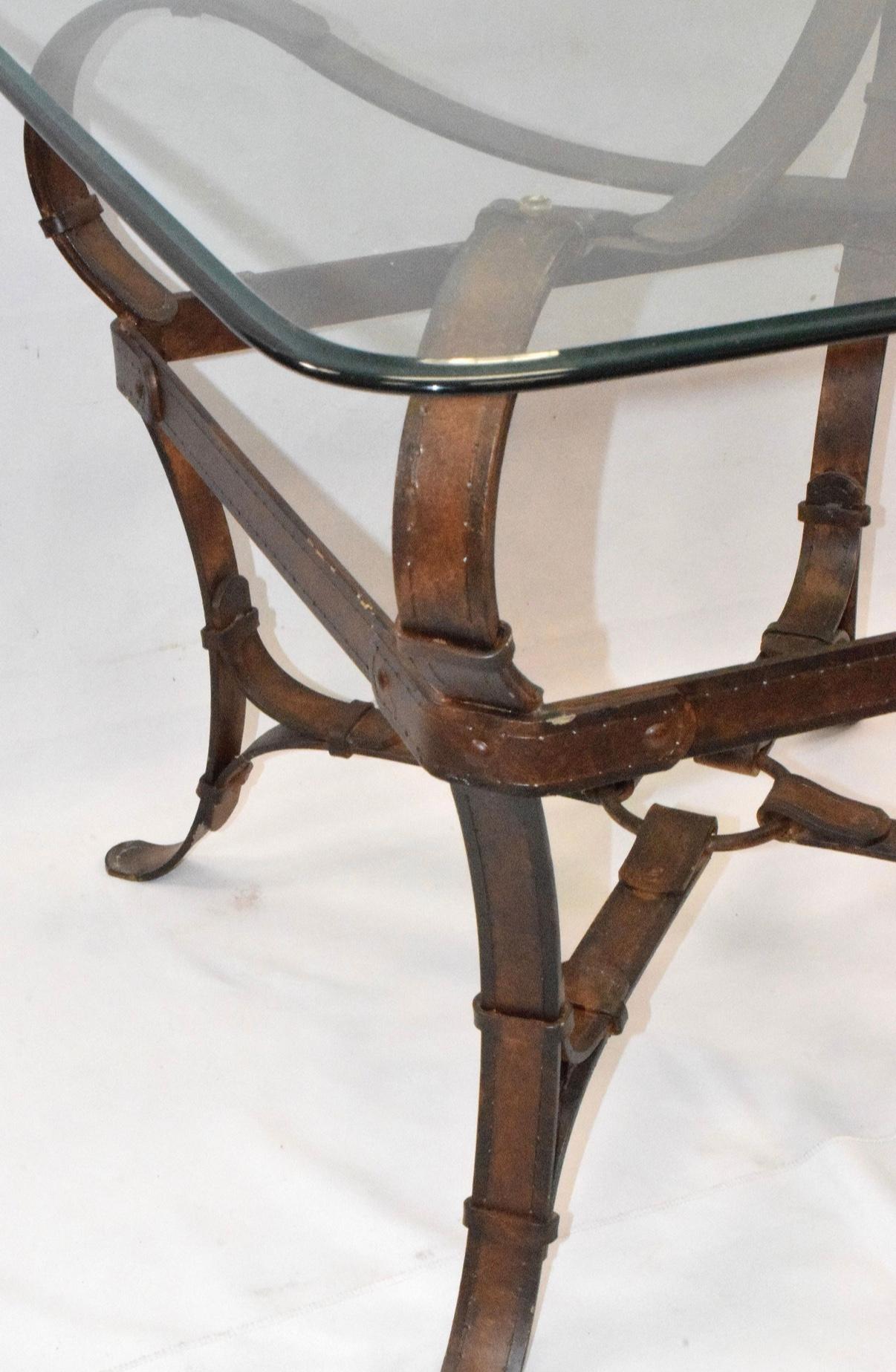Paire de tables d'appoint en fer et verre à motif équestre de Jacques Adnet pour Hermès Bon état - En vente à Atlanta, GA