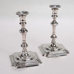 Par James Robinson Siglo XVIII Candelabros cónicos de plata de ley de estilo georgiano