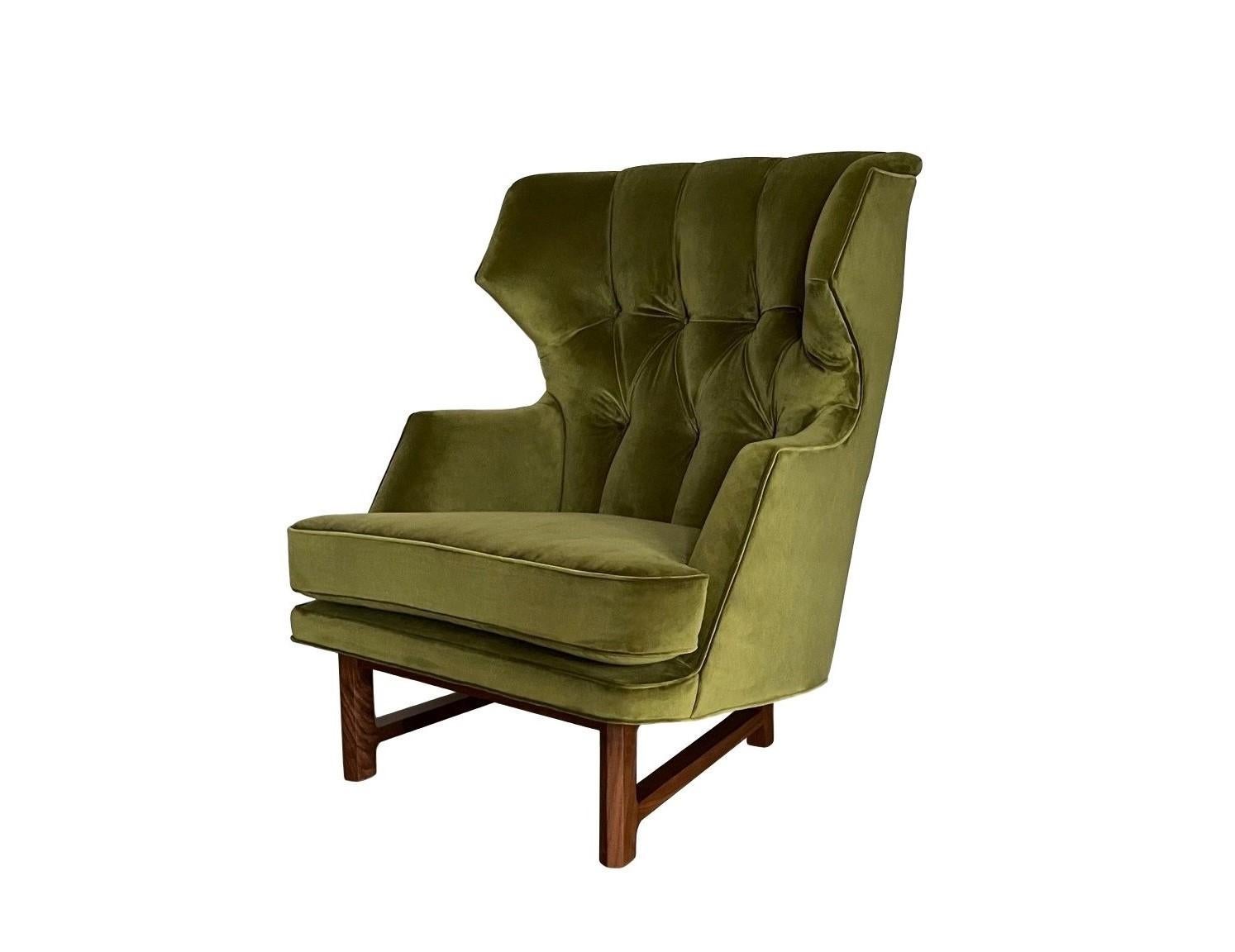 Velours Paire de fauteuils à oreilles et d'ottomans Janus par Edward Wormley pour Dunbar en vente