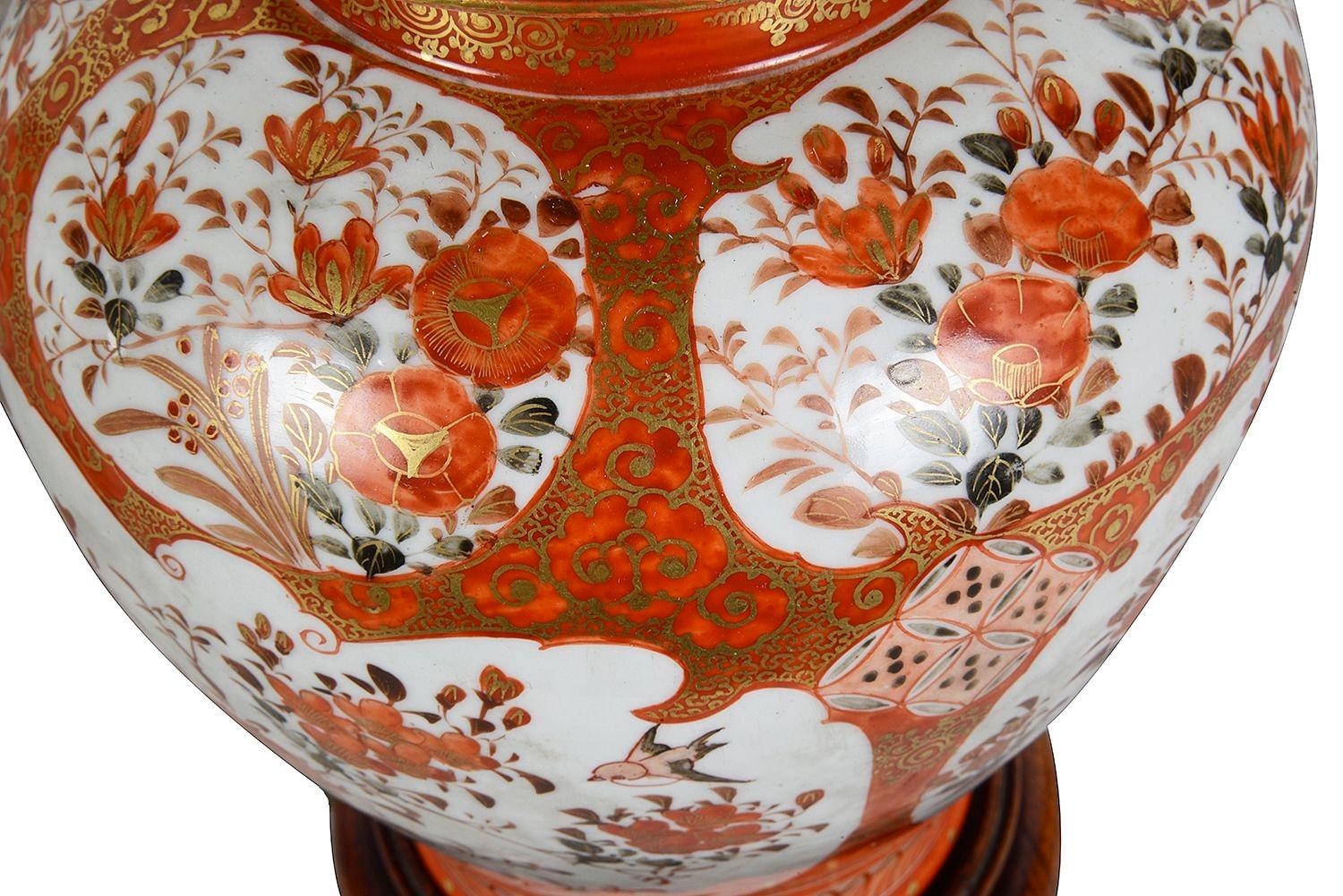 Paire de vases/lampes japonaises en porcelaine Kutani du 19ème siècle en vente 2