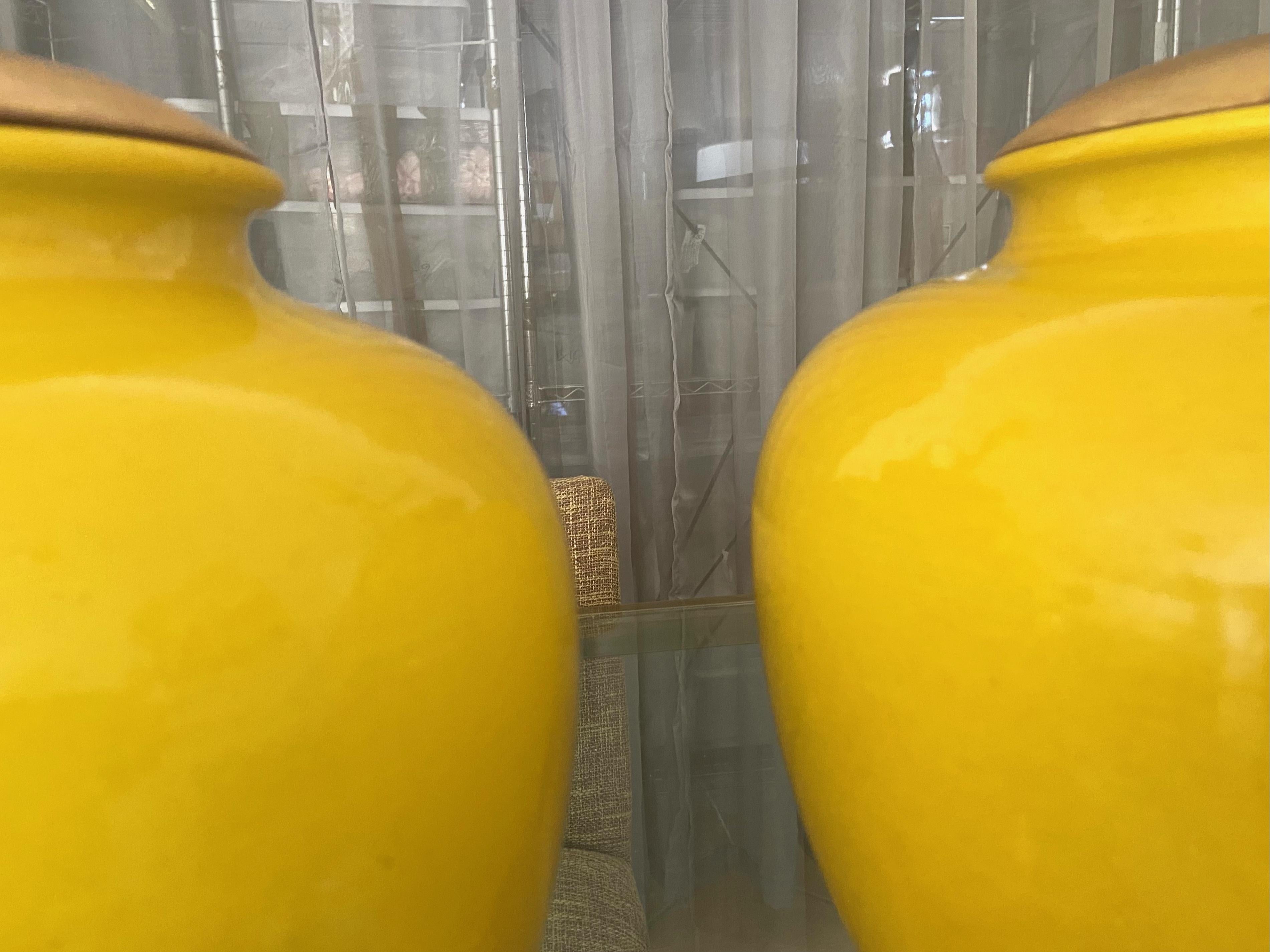 Pair Japanese Asian Bright Yellow Porcelain Table Lamps For Sale 7
