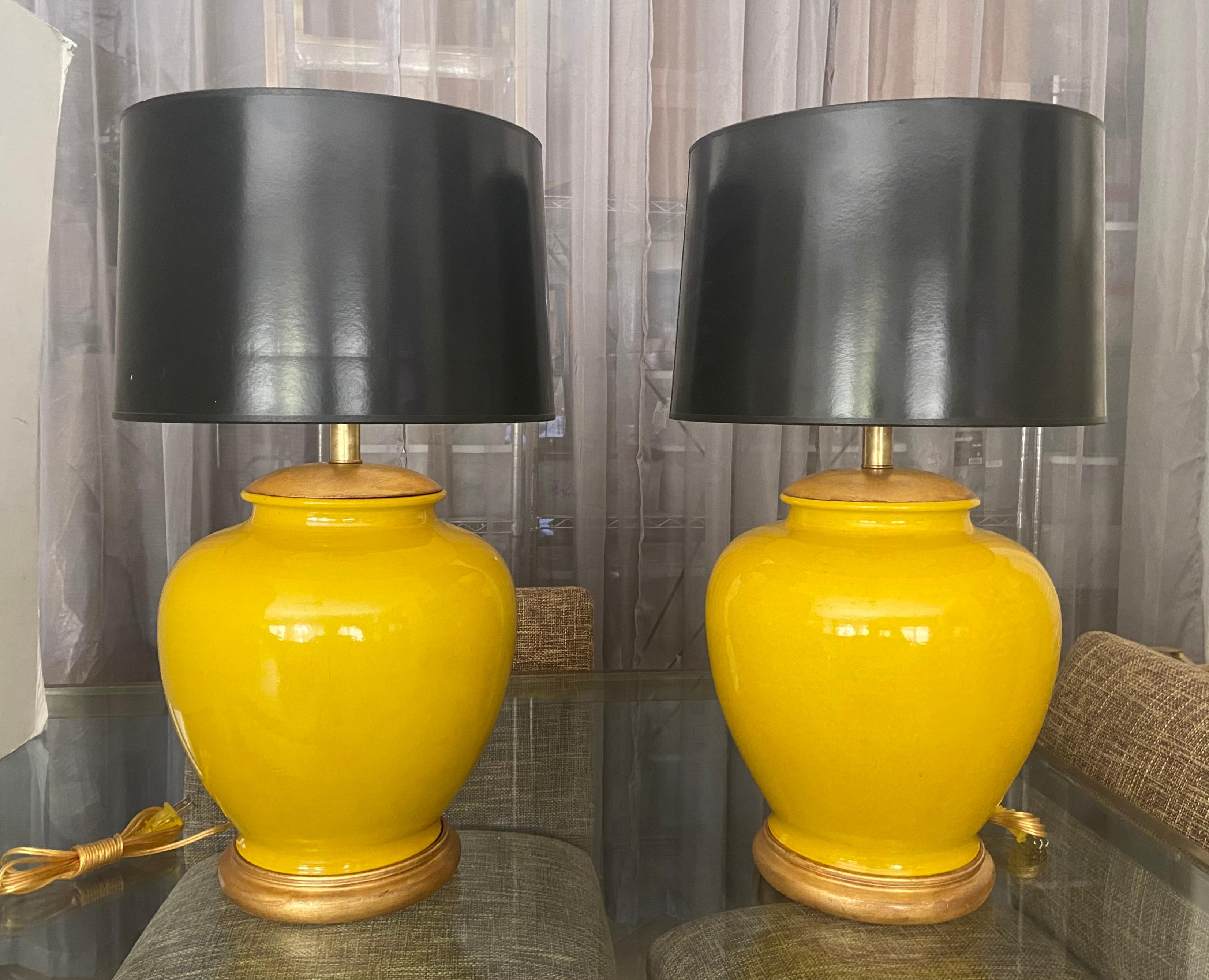 Pair Japanese Asian Bright Yellow Porcelain Table Lamps For Sale 8