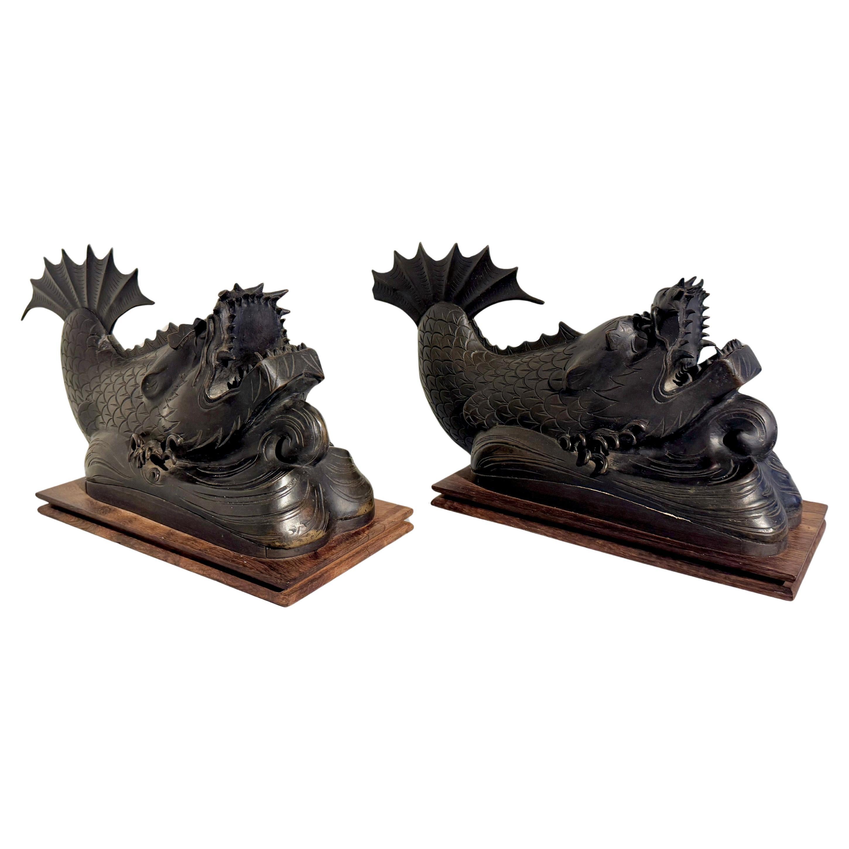 Pareja de peces dragón japoneses de bronce, Shachihoko, Periodo Taisho, hacia 1920, Japón Japonés en venta