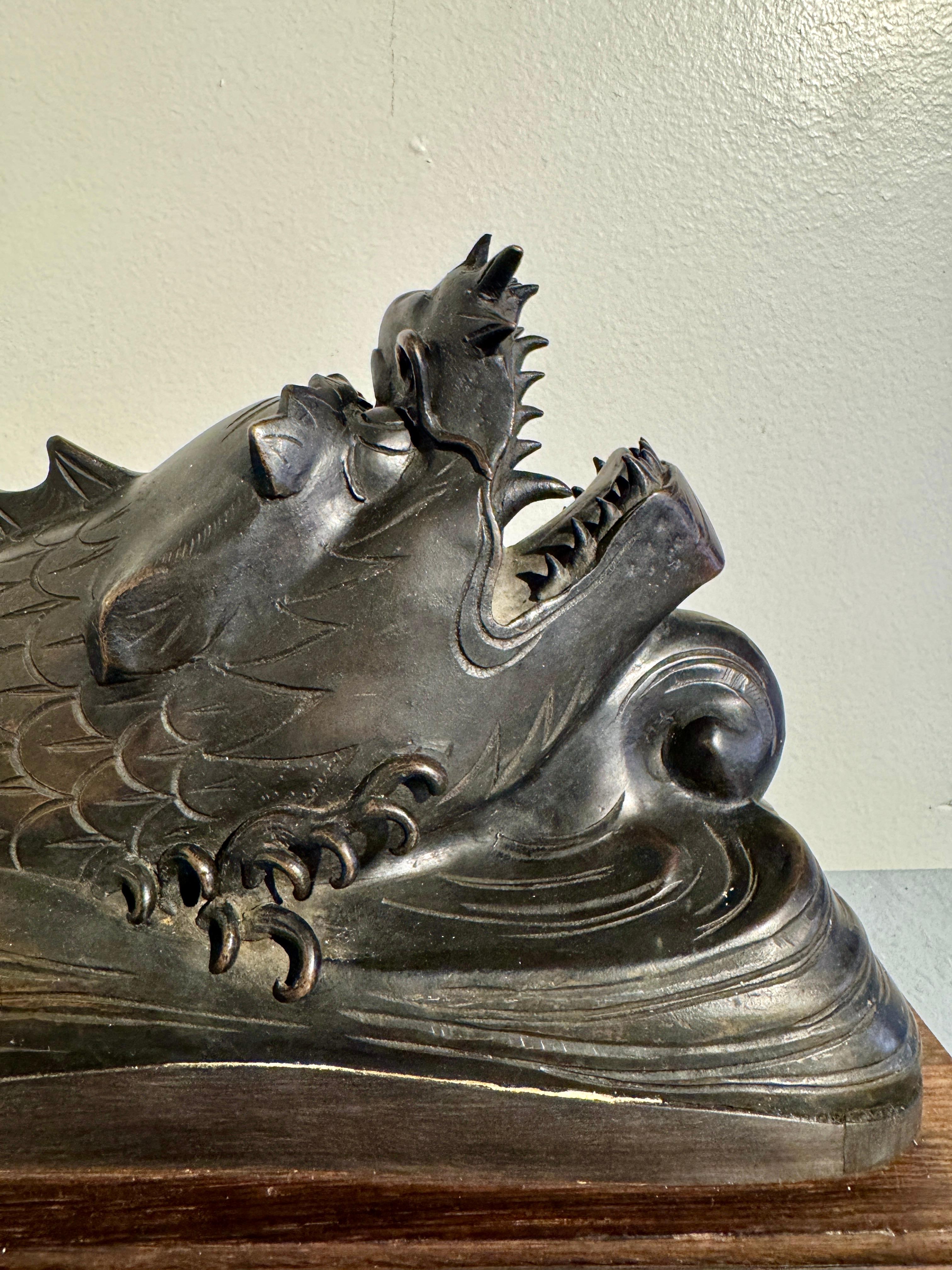 Pareja de peces dragón japoneses de bronce, Shachihoko, Periodo Taisho, hacia 1920, Japón en venta 1