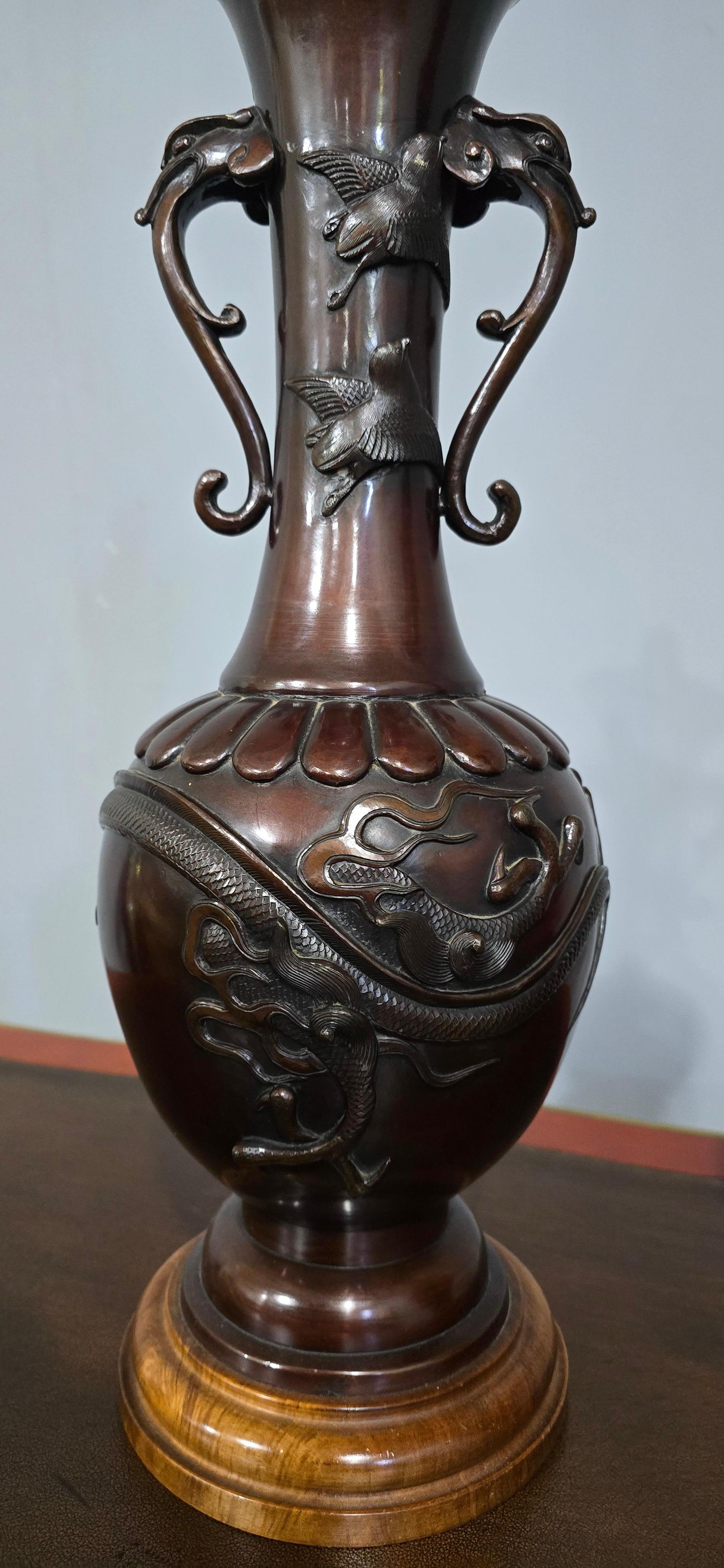 Paire de lampes de table japonaises en bronze Excellent état - En vente à Swadlincote, GB