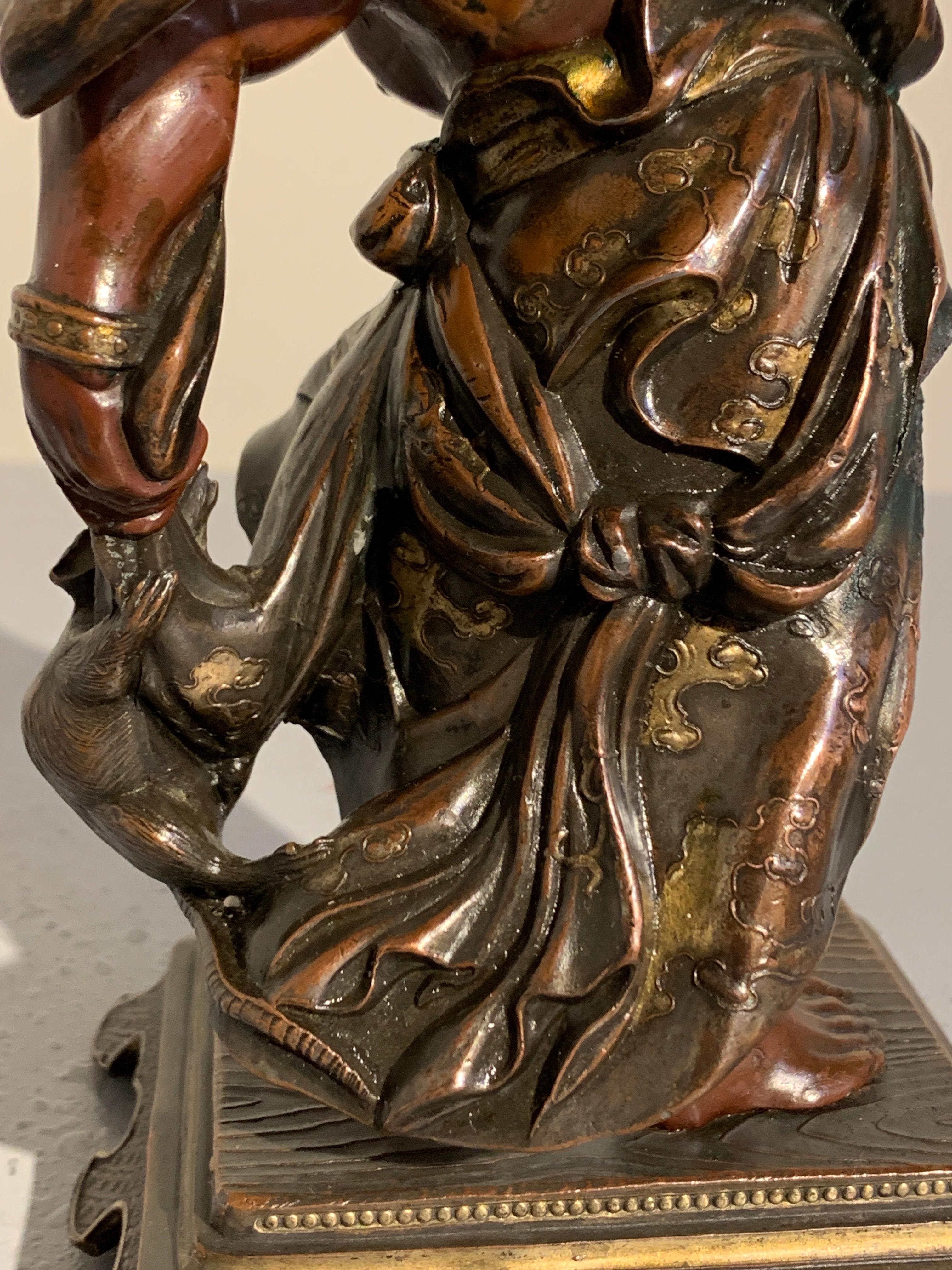 Paar japanische Niō-Figuren aus Bronzeguss, Meiji-Zeit, Spätes 19. Jahrhundert im Angebot 9