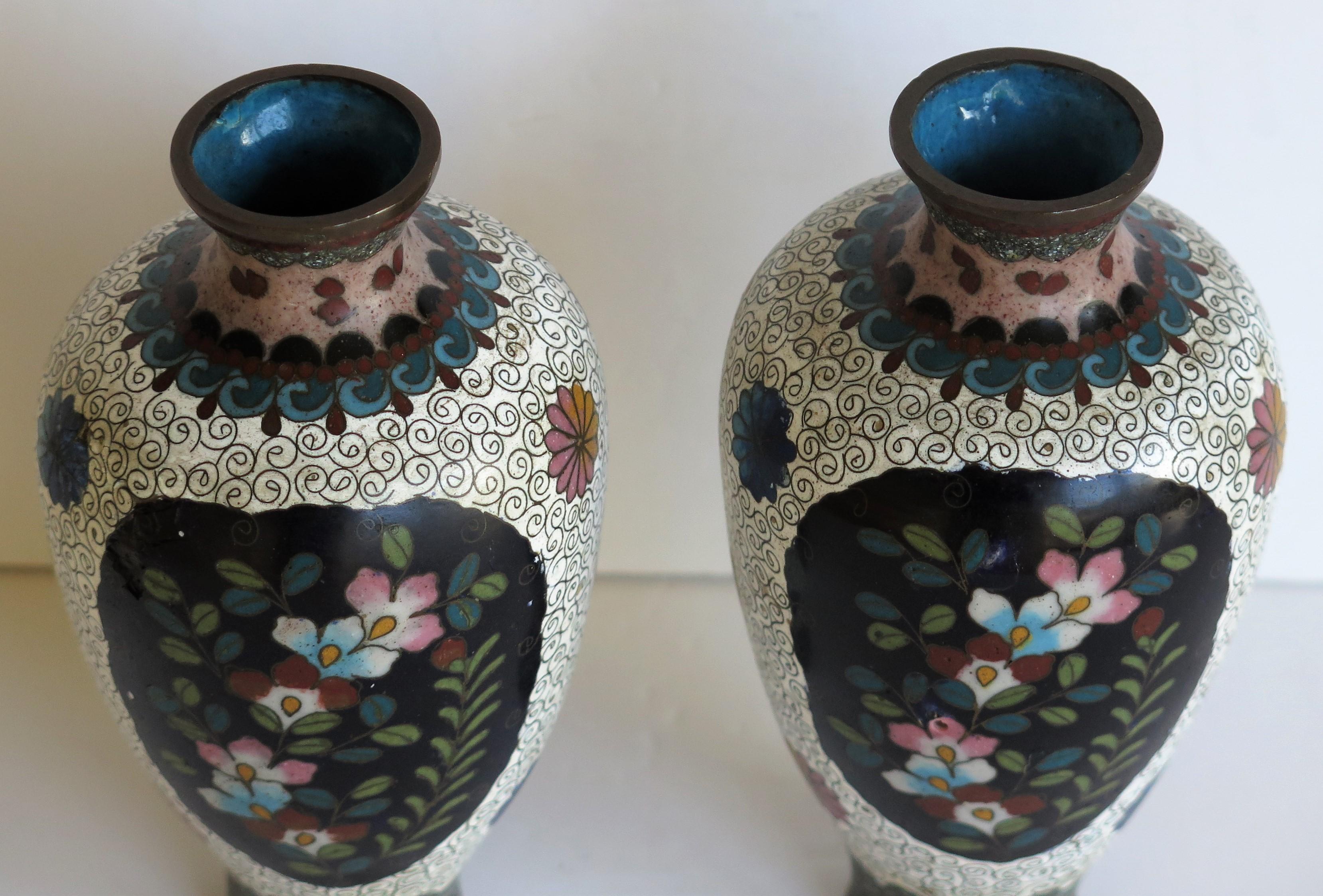 Japanese Cloisonné Vases Butterflies & Flowers, 19th Century Meiji Period, Pair For Sale 7