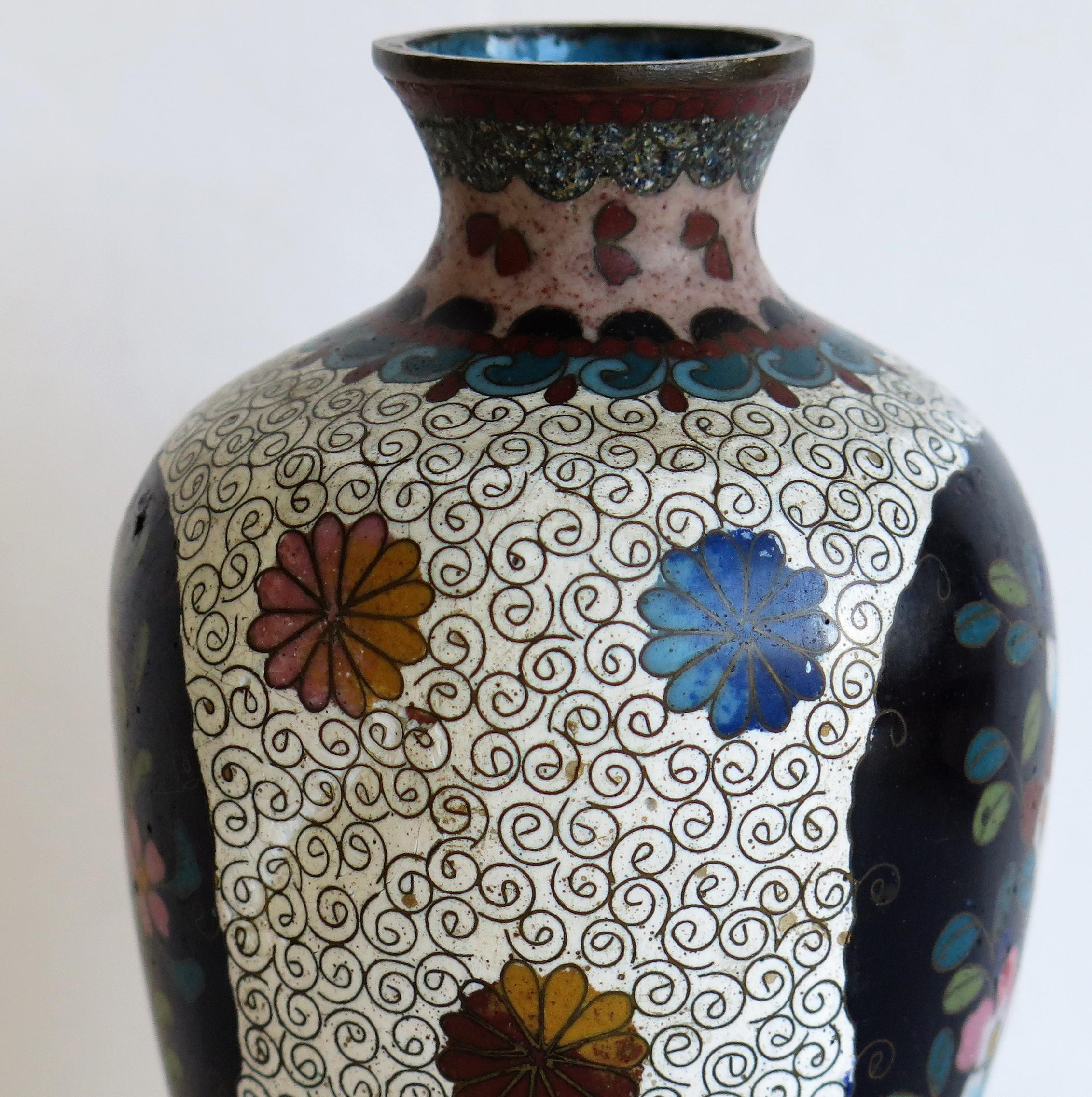 Japanese Cloisonné Vases Butterflies & Flowers, 19th Century Meiji Period, Pair For Sale 10