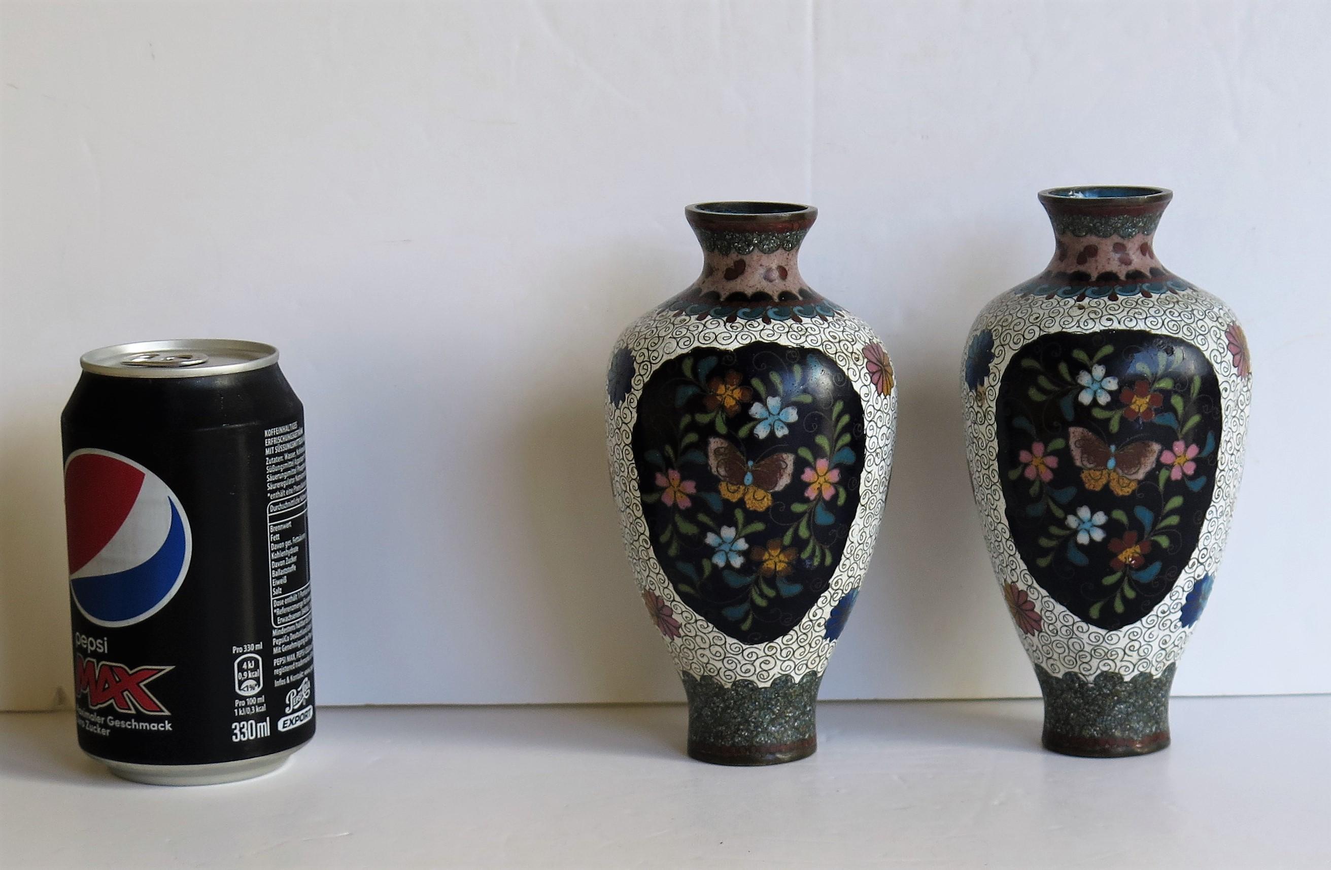 Japanese Cloisonné Vases Butterflies & Flowers, 19th Century Meiji Period, Pair For Sale 11