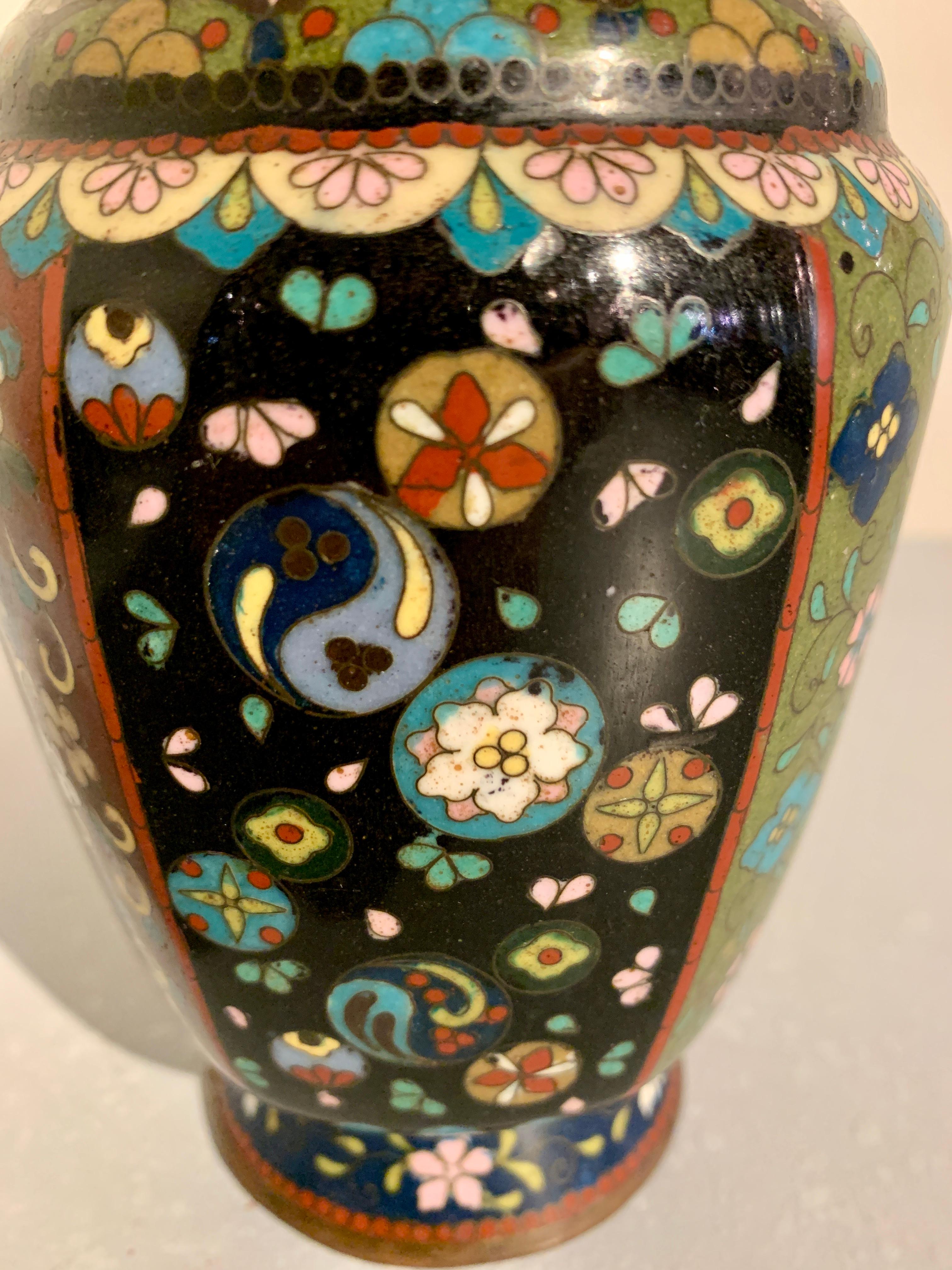 Pair Japanese Cloisonne Vases, Meiji Period, Late 19th Century, Japan 3
