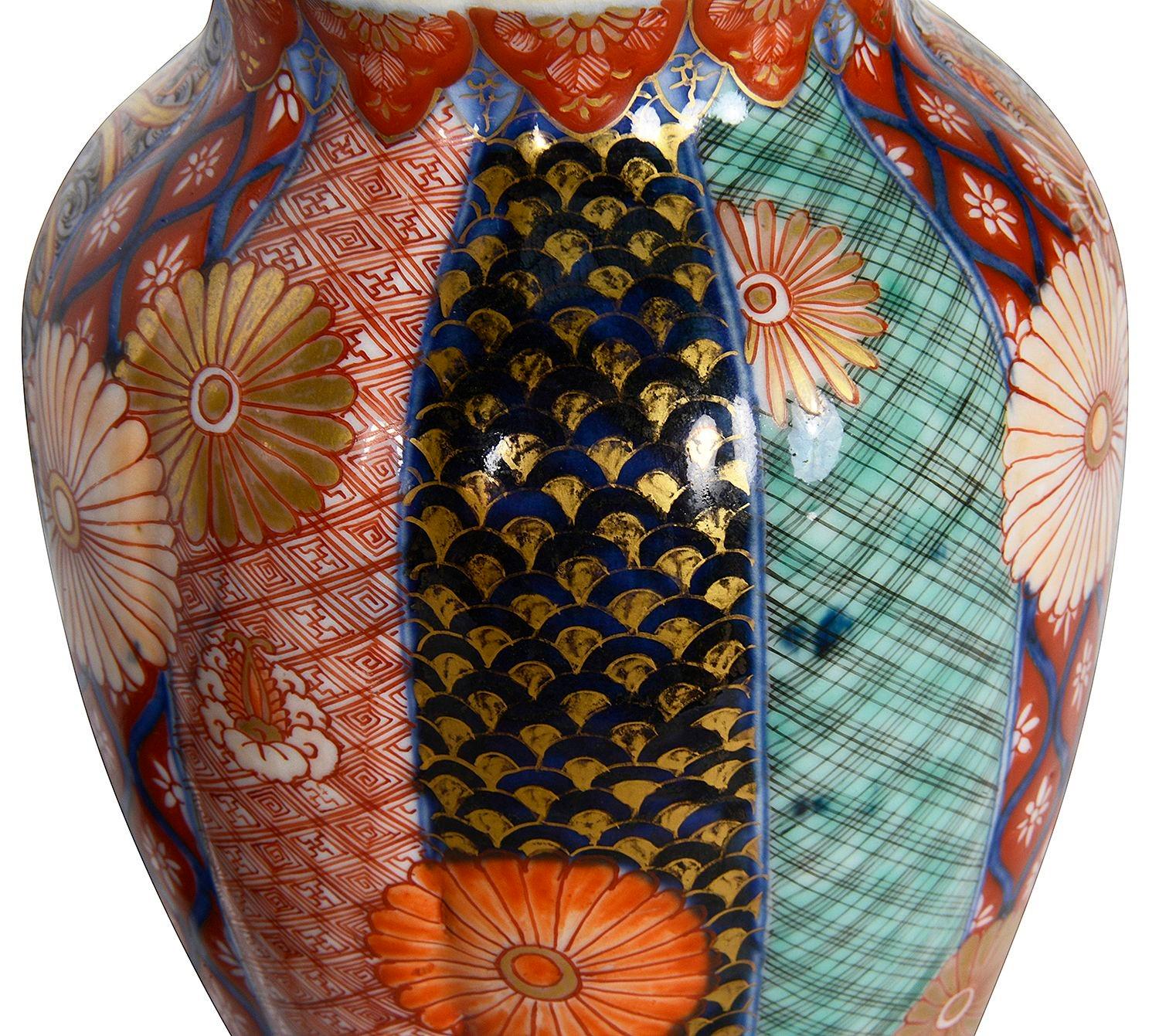 Pair Japanese Fukagawa Imari vases, circa 1900. 1