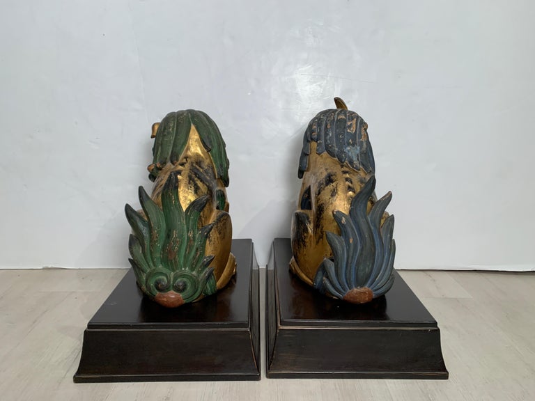 Paire de chiens Komainu japonais en céramique à glaçure