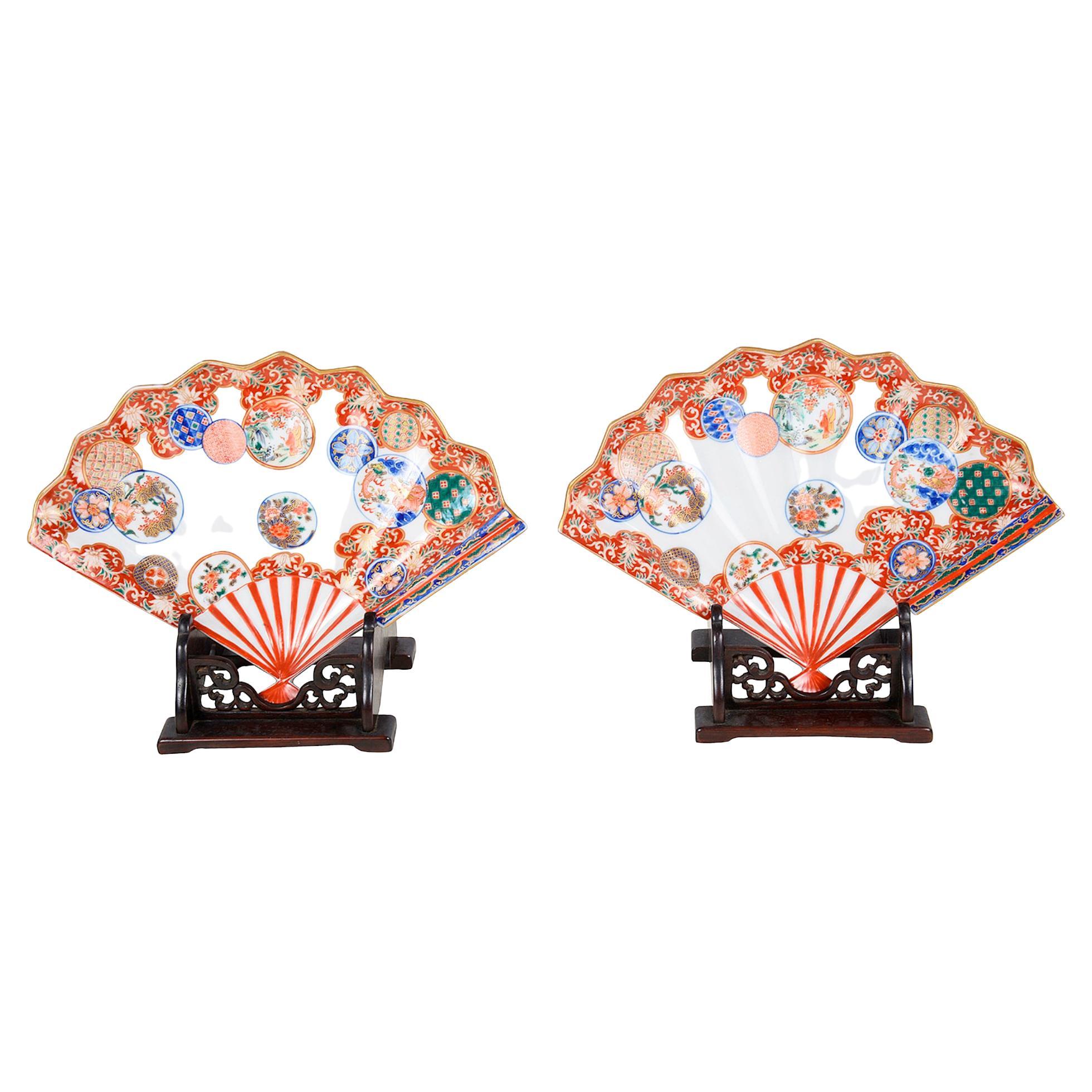 Pair Japanese Imari Fan Shaped Dishes on Stands, circa 1900 For Sale