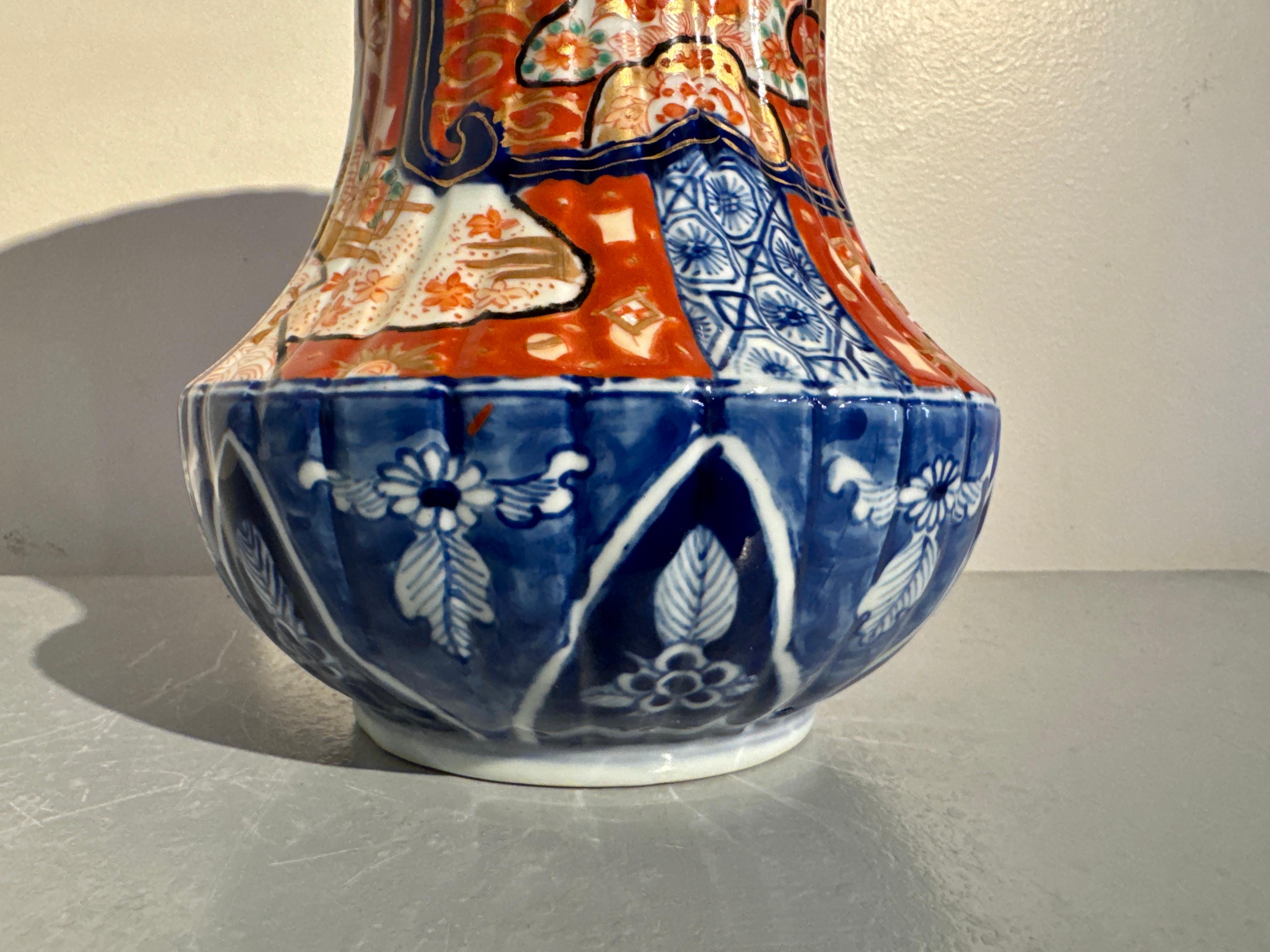 Pair Japanese Imari Fluted Trumpet Vases, Meiji Period, circa 1900, Japan For Sale 6