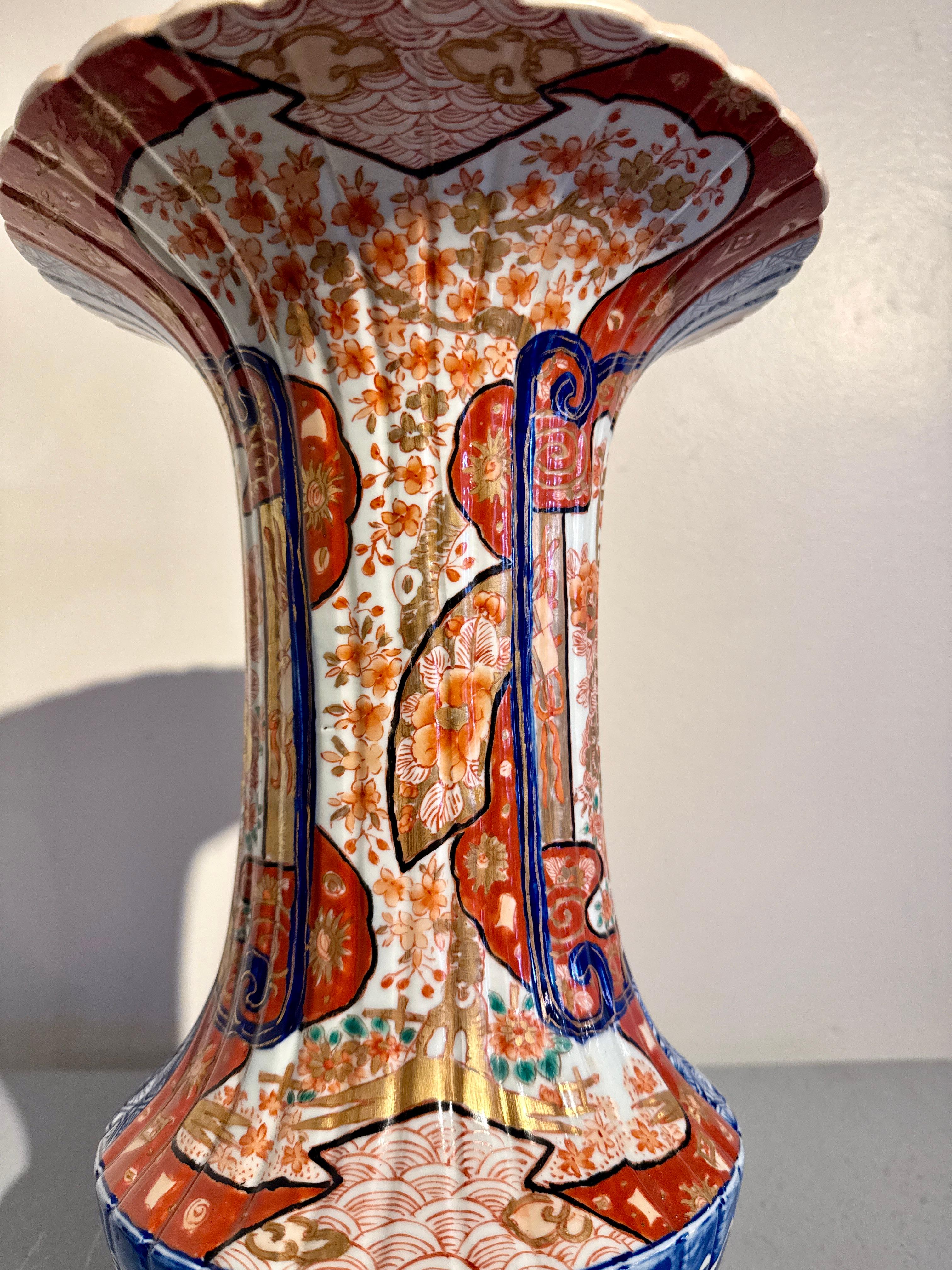 Pair Japanese Imari Fluted Trumpet Vases, Meiji Period, circa 1900, Japan For Sale 9
