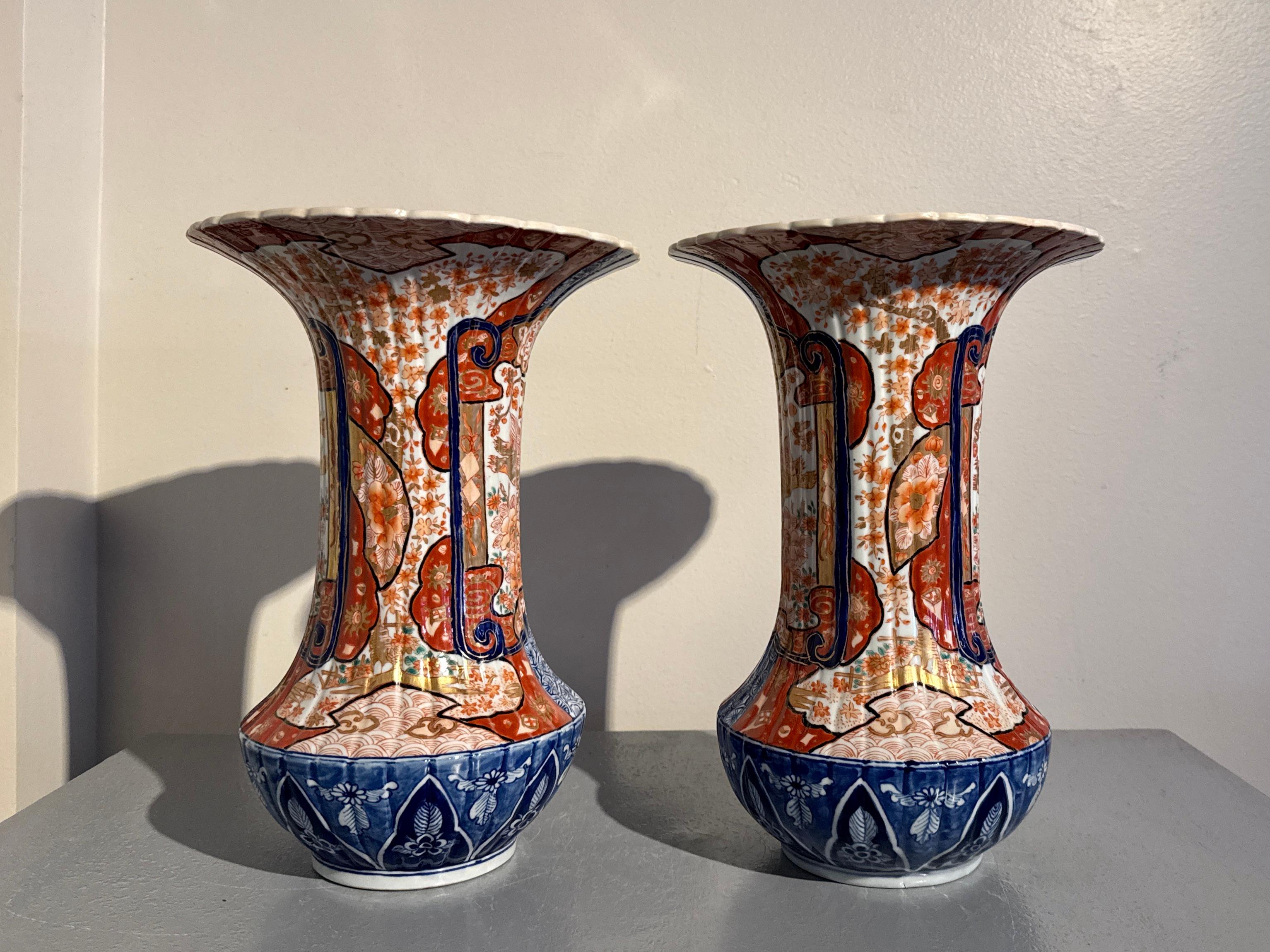 Glazed Pair Japanese Imari Fluted Trumpet Vases, Meiji Period, circa 1900, Japan For Sale