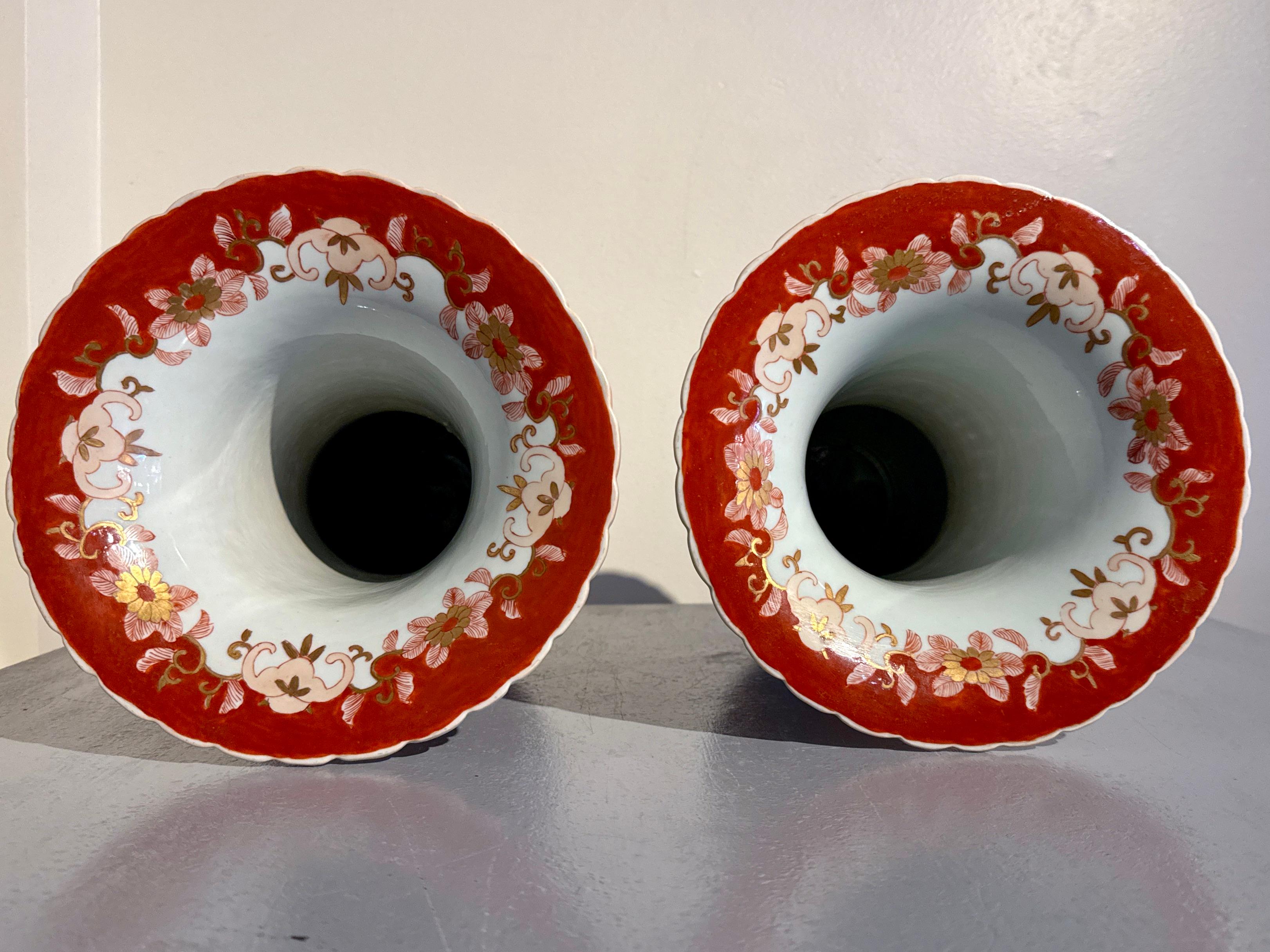 Pair Japanese Imari Fluted Trumpet Vases, Meiji Period, circa 1900, Japan For Sale 2