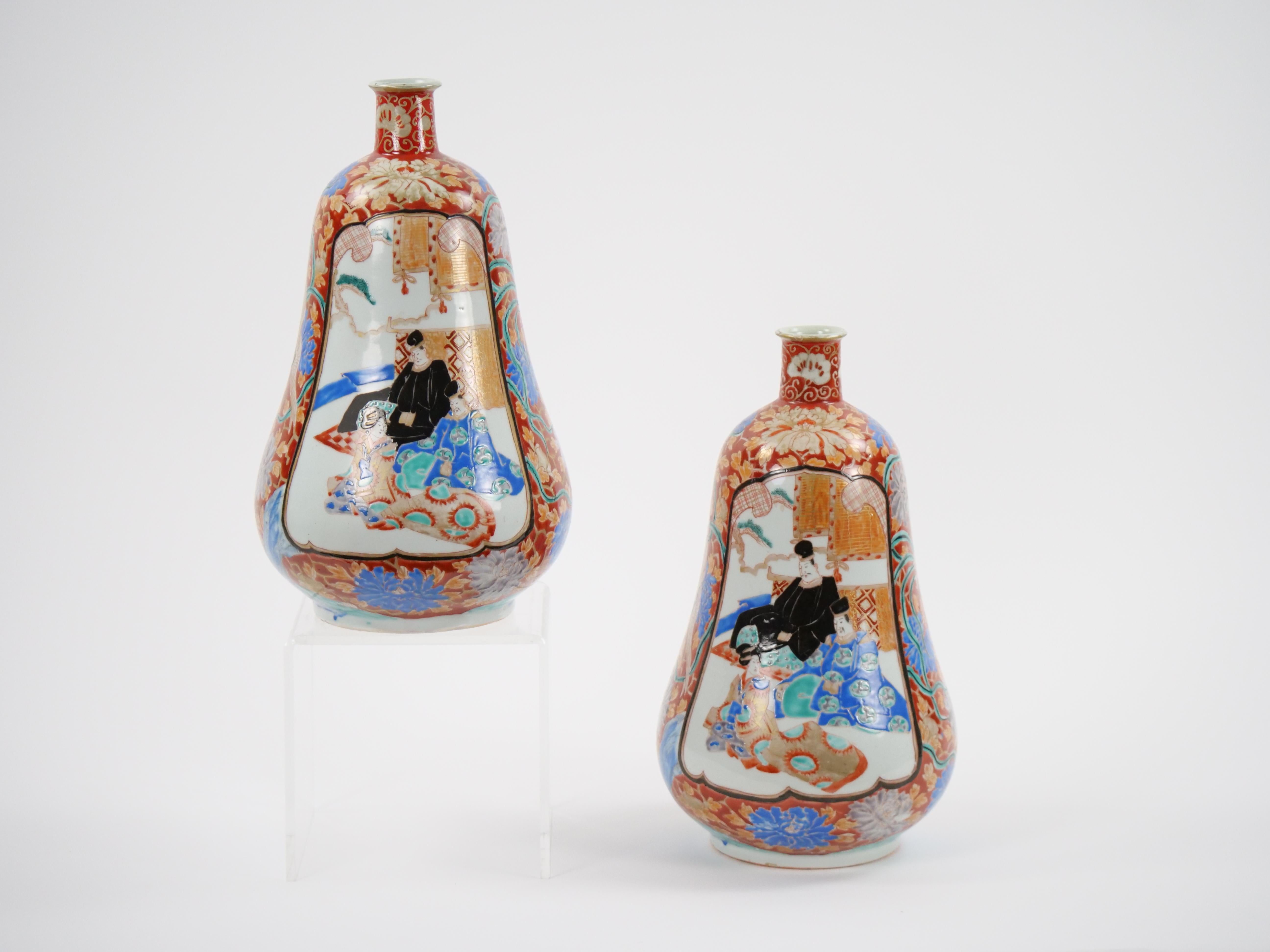 Pair Japanese Imari Gourd Shaped Porcelain Vases For Sale 3