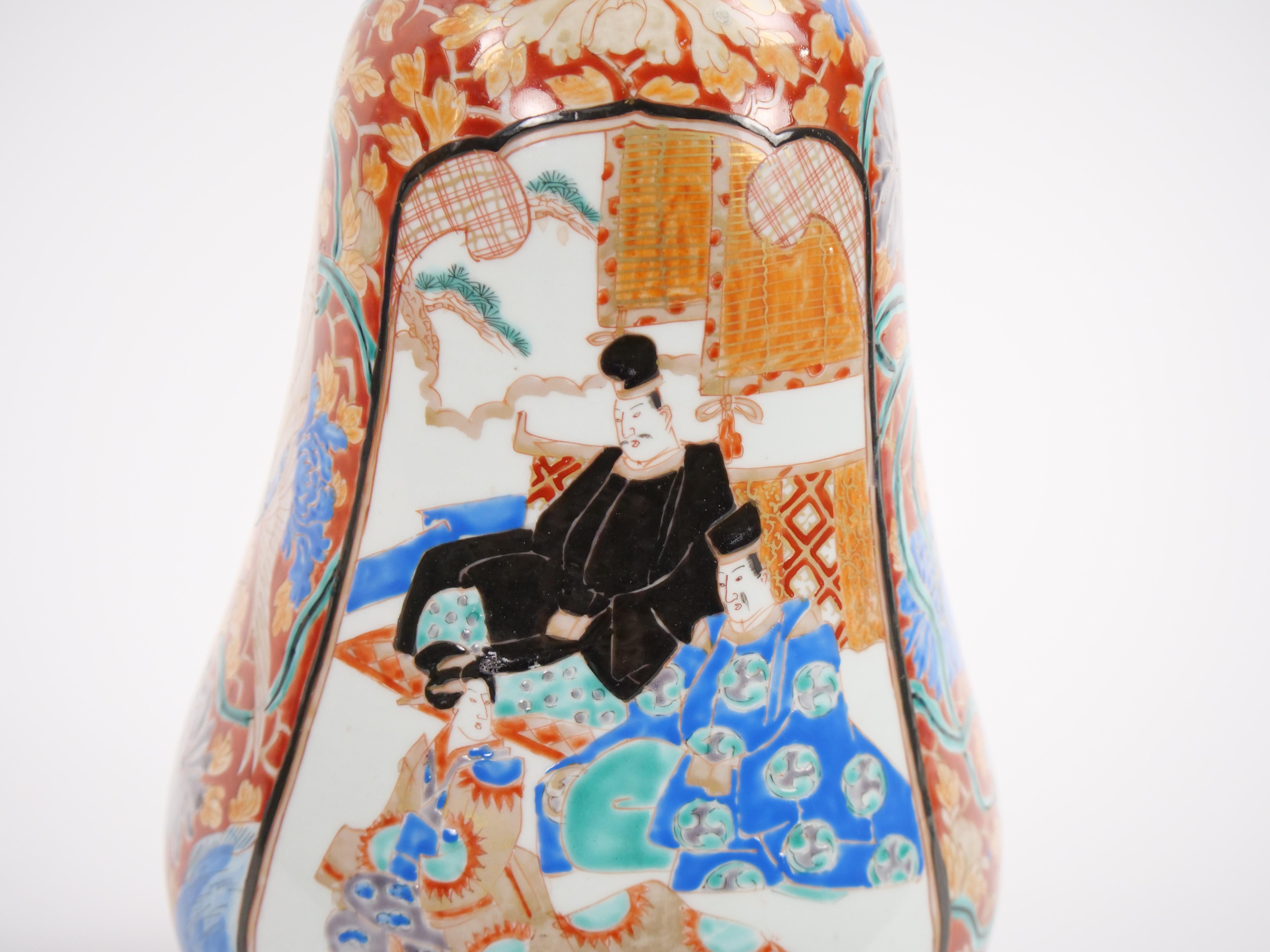 Pair Japanese Imari Gourd Shaped Porcelain Vases For Sale 4