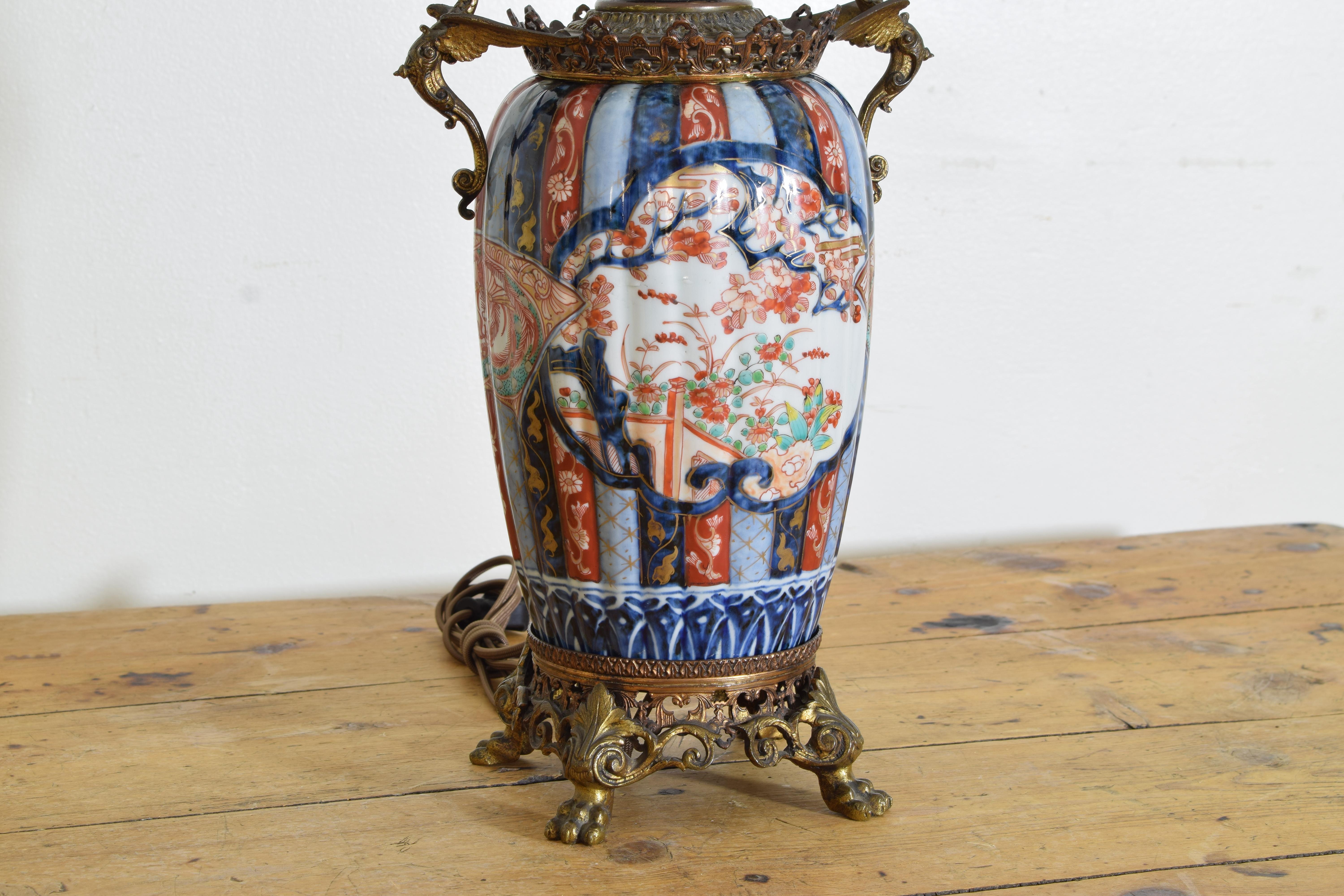 Coppia di lampade da tavolo giapponesi in Imari Porcelain e ottone, seconda metà del XIX secolo in vendita 2