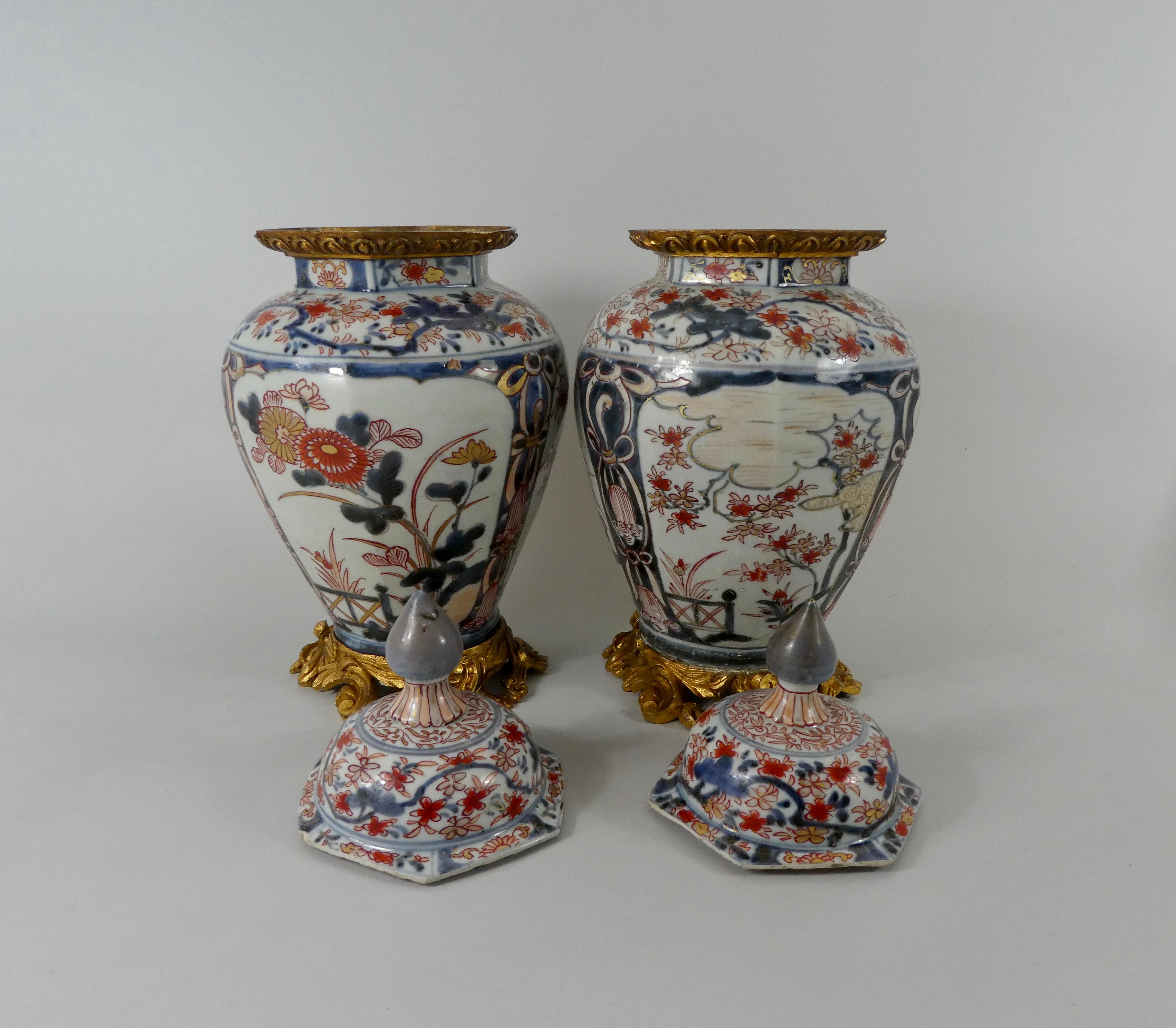 Pair Japanese Imari porcelain vases and covers, c. 1690. Genroku Period. 4