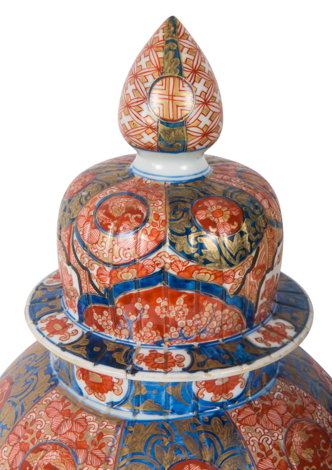 Pair of Japanese Imari Vase, 19th Century In Good Condition In Brighton, Sussex
