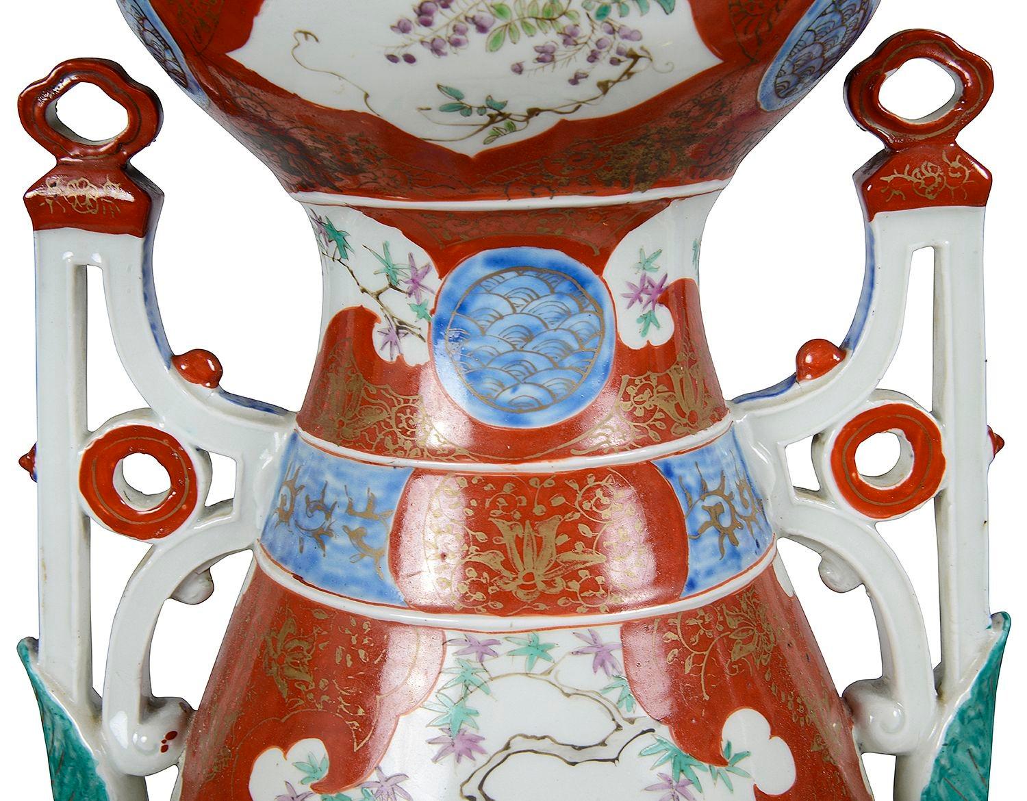 Porcelaine Paire de lampes japonaises en porcelaine Kutani, 19e siècle. en vente