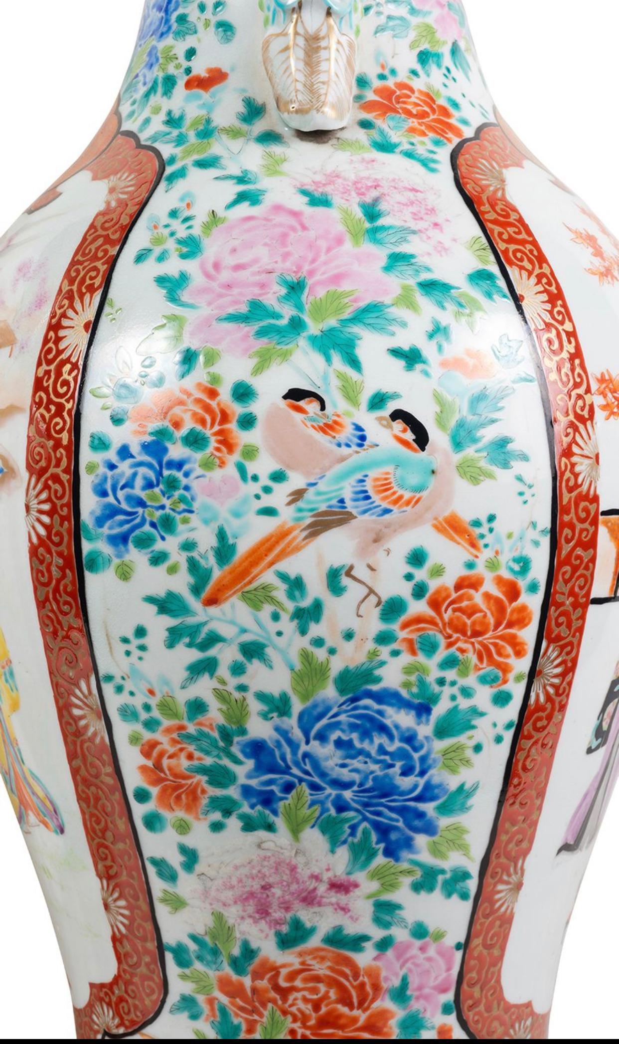 Pair of Japanese Kutani Porcelain Vase, circa 1880 For Sale 2