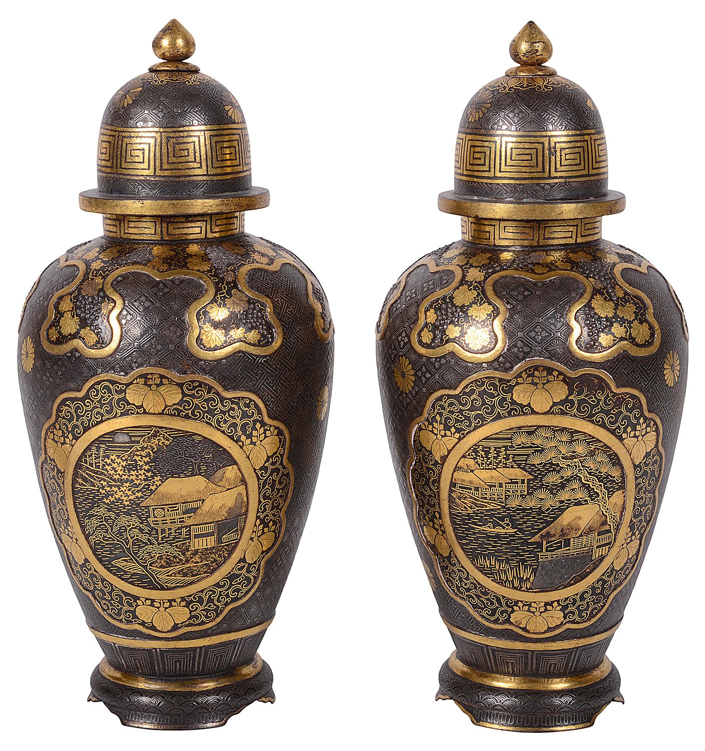 Pair Japanese Meiji Period Komai Lidded Vases For Sale 1