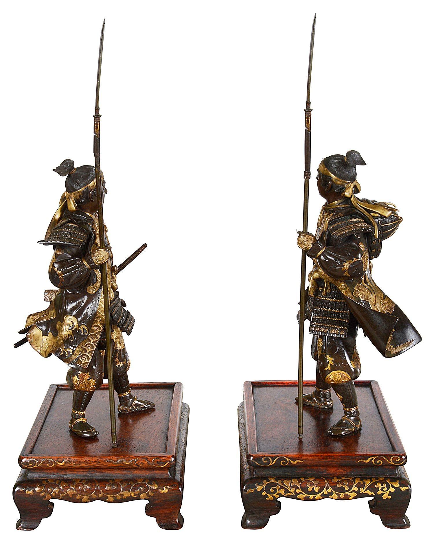 Japonais Pair Japanese Miyao bronze figures, 36cm high. en vente