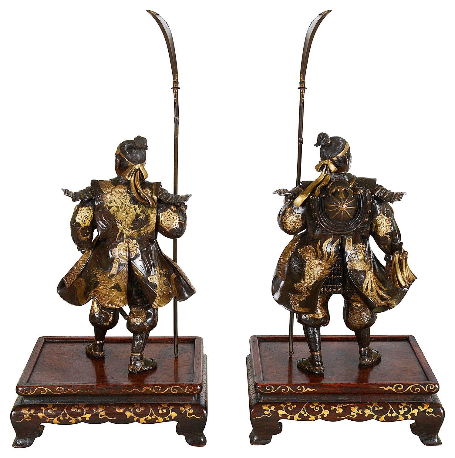 Doré Pair Japanese Miyao bronze figures, 36cm high. en vente