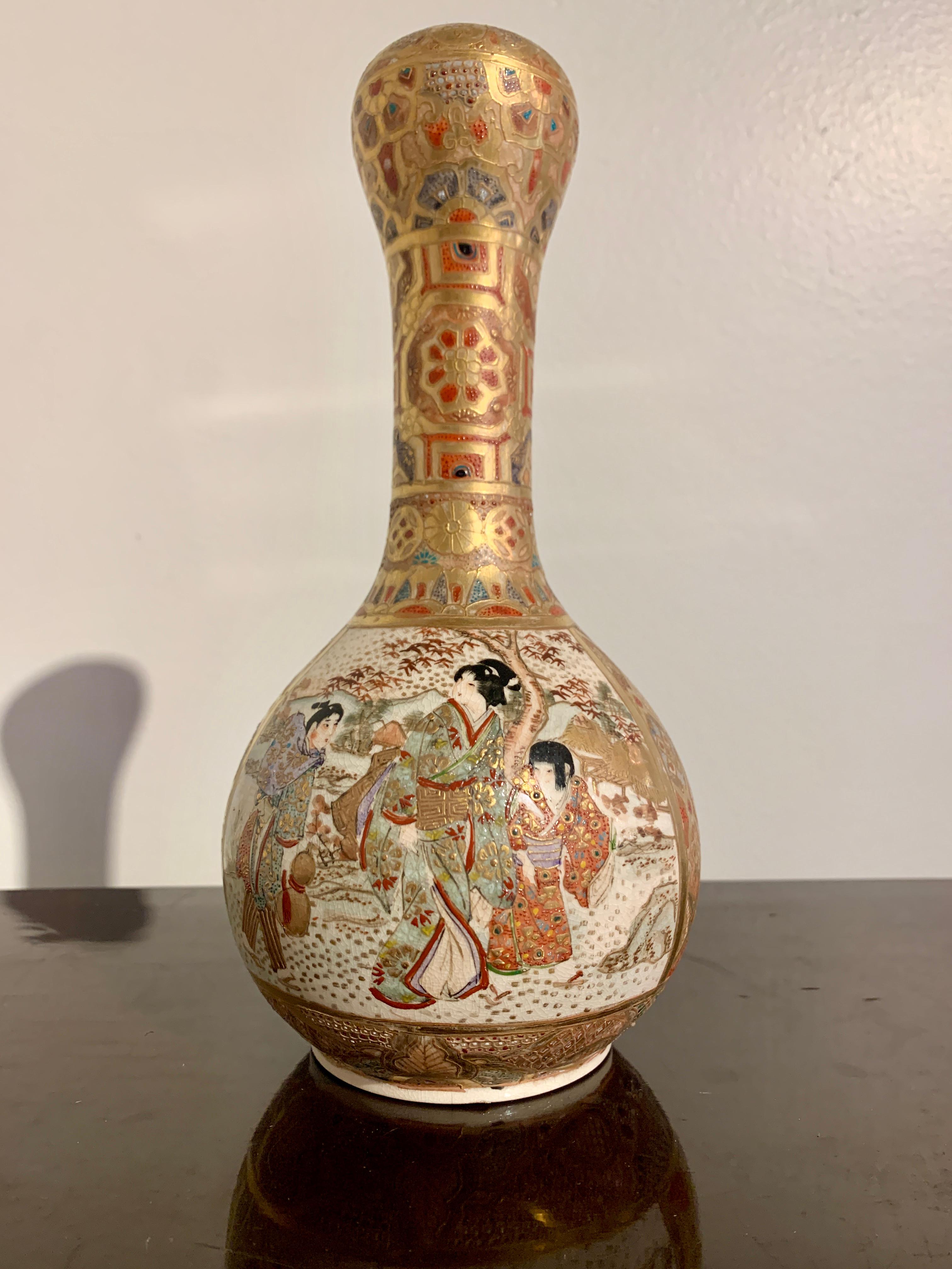 Pair Japanese Satsuma Garlic Head Vases, Meiji period, Early 20th Century 8