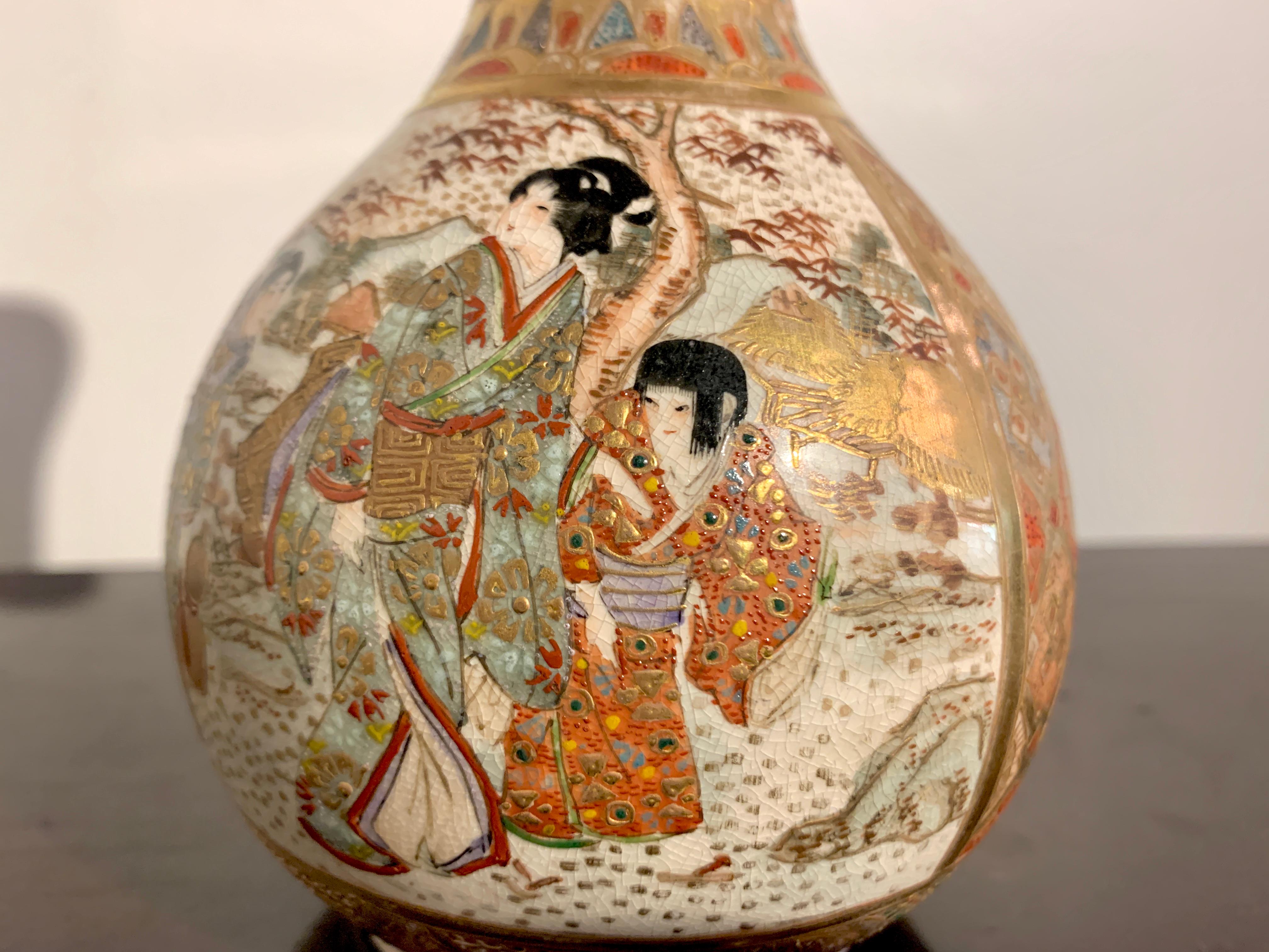 Pair Japanese Satsuma Garlic Head Vases, Meiji period, Early 20th Century 1