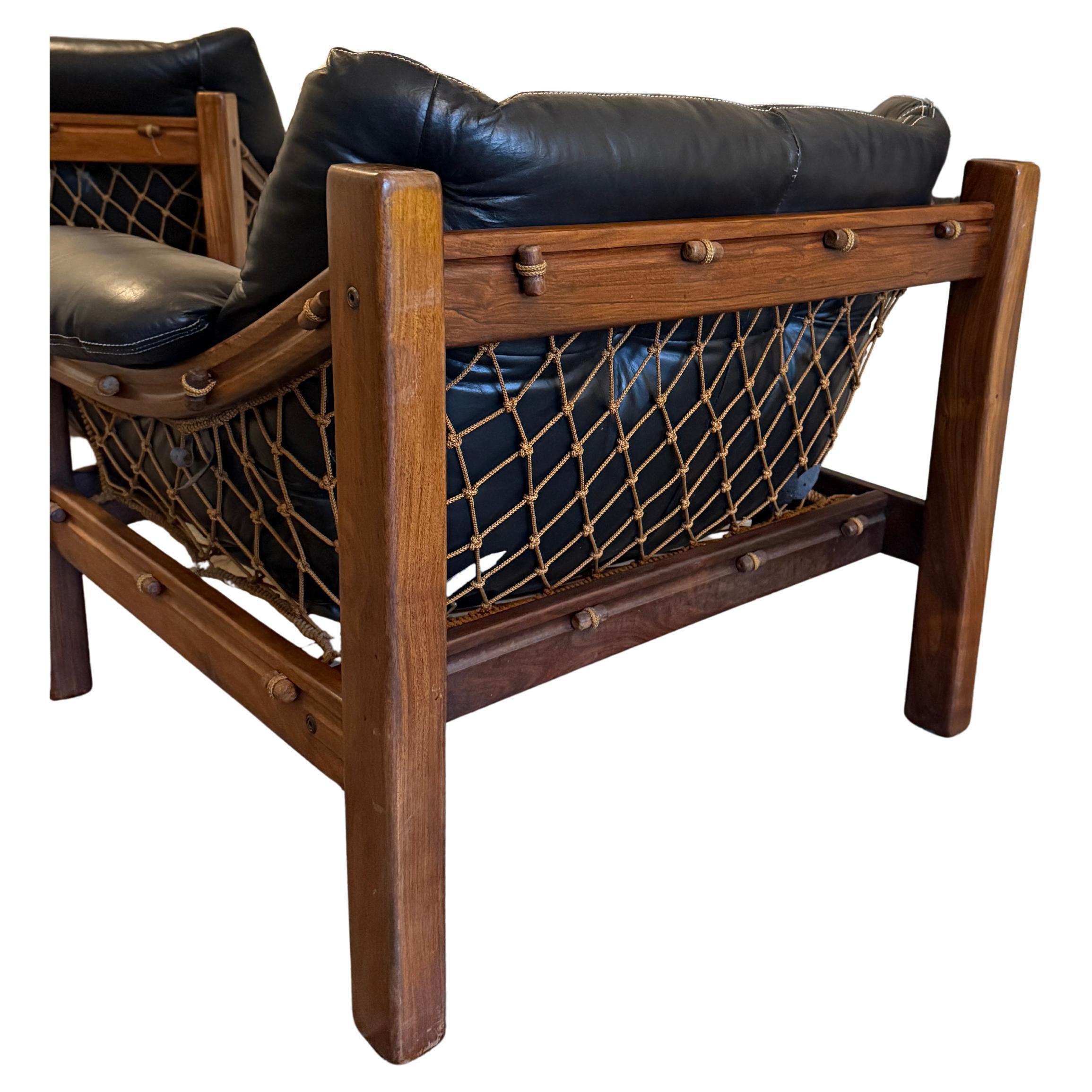 Paire Jean Gillon Tijuca Hamac en cuir et corde en bois de rose Chaises longues basses Brésil Bon état - En vente à Brooklyn, NY