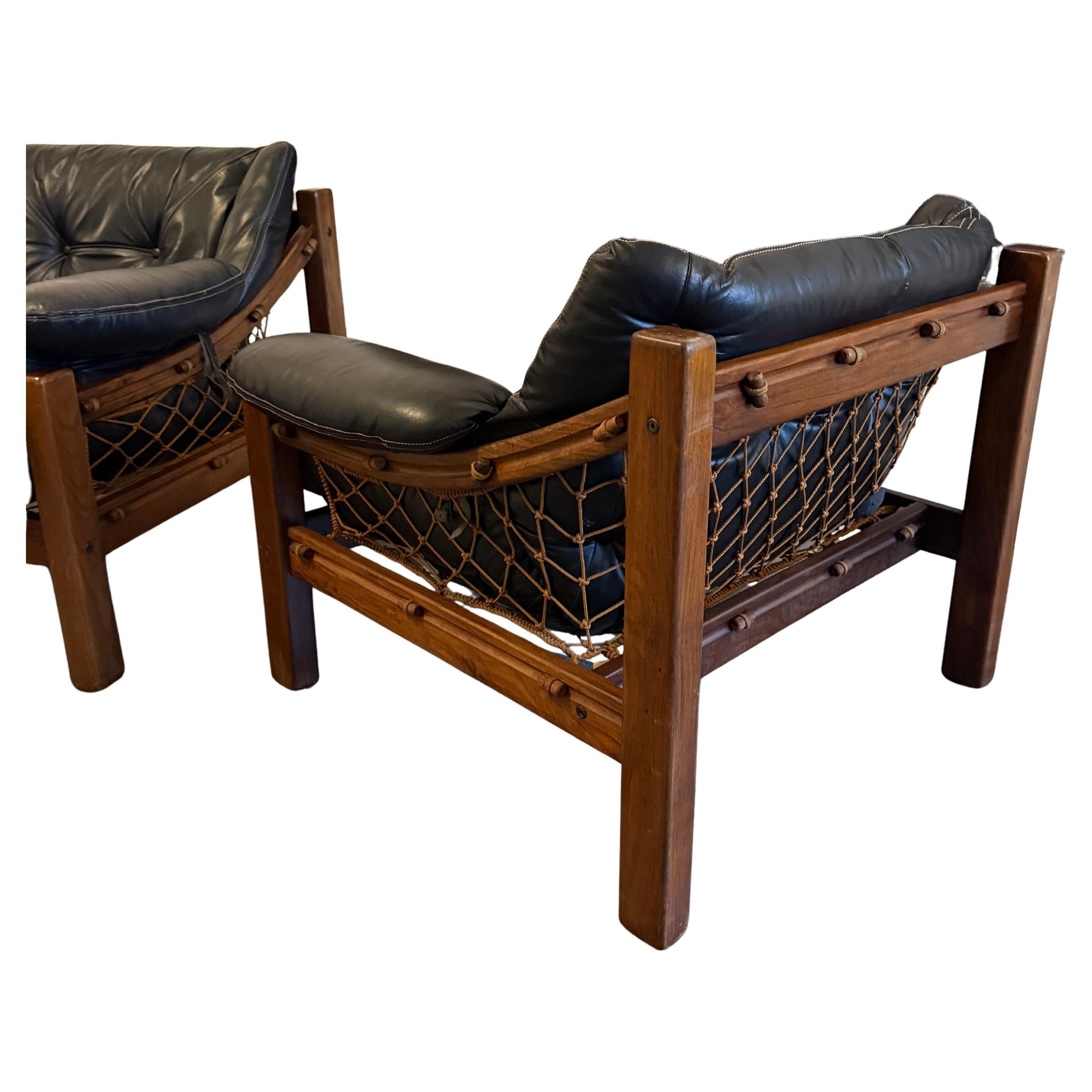 Milieu du XXe siècle Paire Jean Gillon Tijuca Hamac en cuir et corde en bois de rose Chaises longues basses Brésil en vente