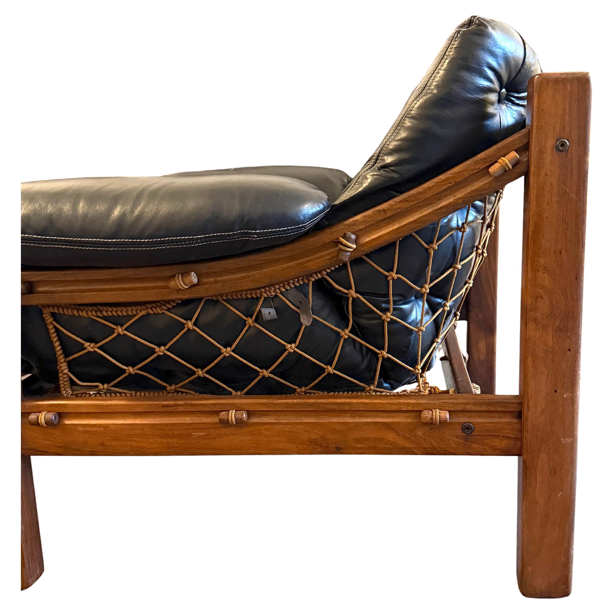 Paire Jean Gillon Tijuca Hamac en cuir et corde en bois de rose Chaises longues basses Brésil en vente 1