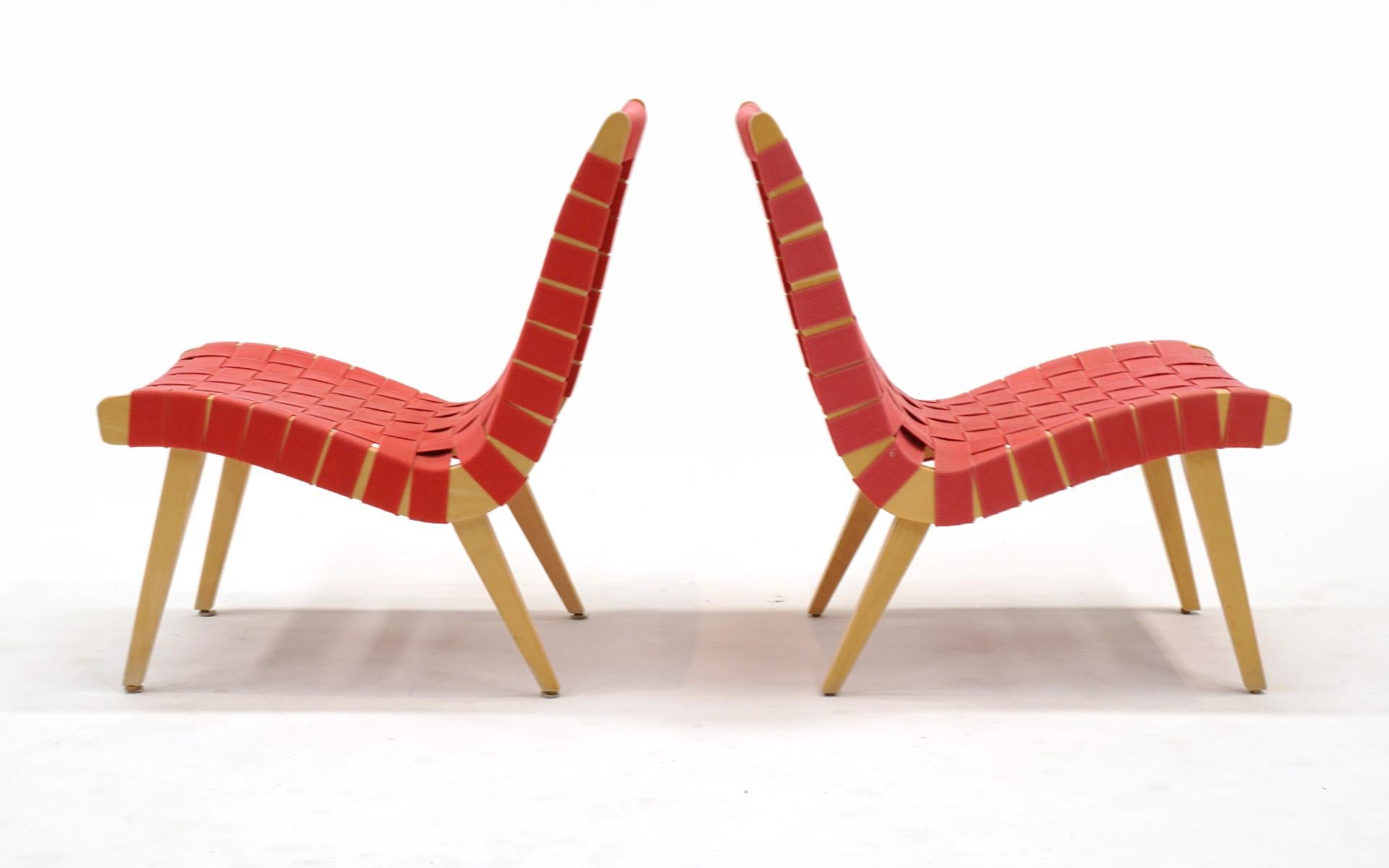 Pair Jens Risom Armless Lounge Chairs. Maple with Red Webbing. Signed. In Good Condition For Sale In Kansas City, MO