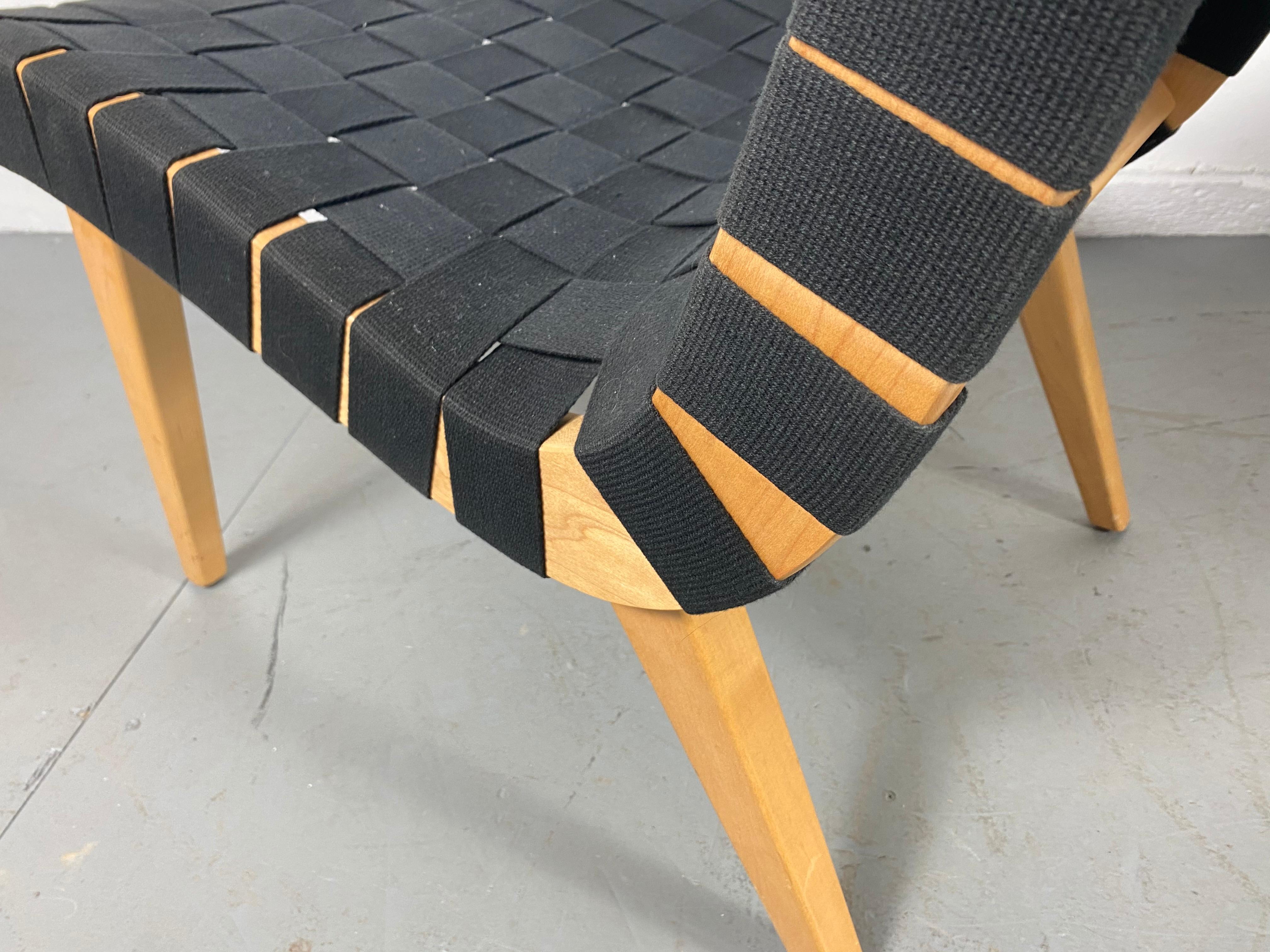 Late 20th Century Pair of Jens Risom Webbed Lounge Chairs, Risom / Knoll, Classic Modernist