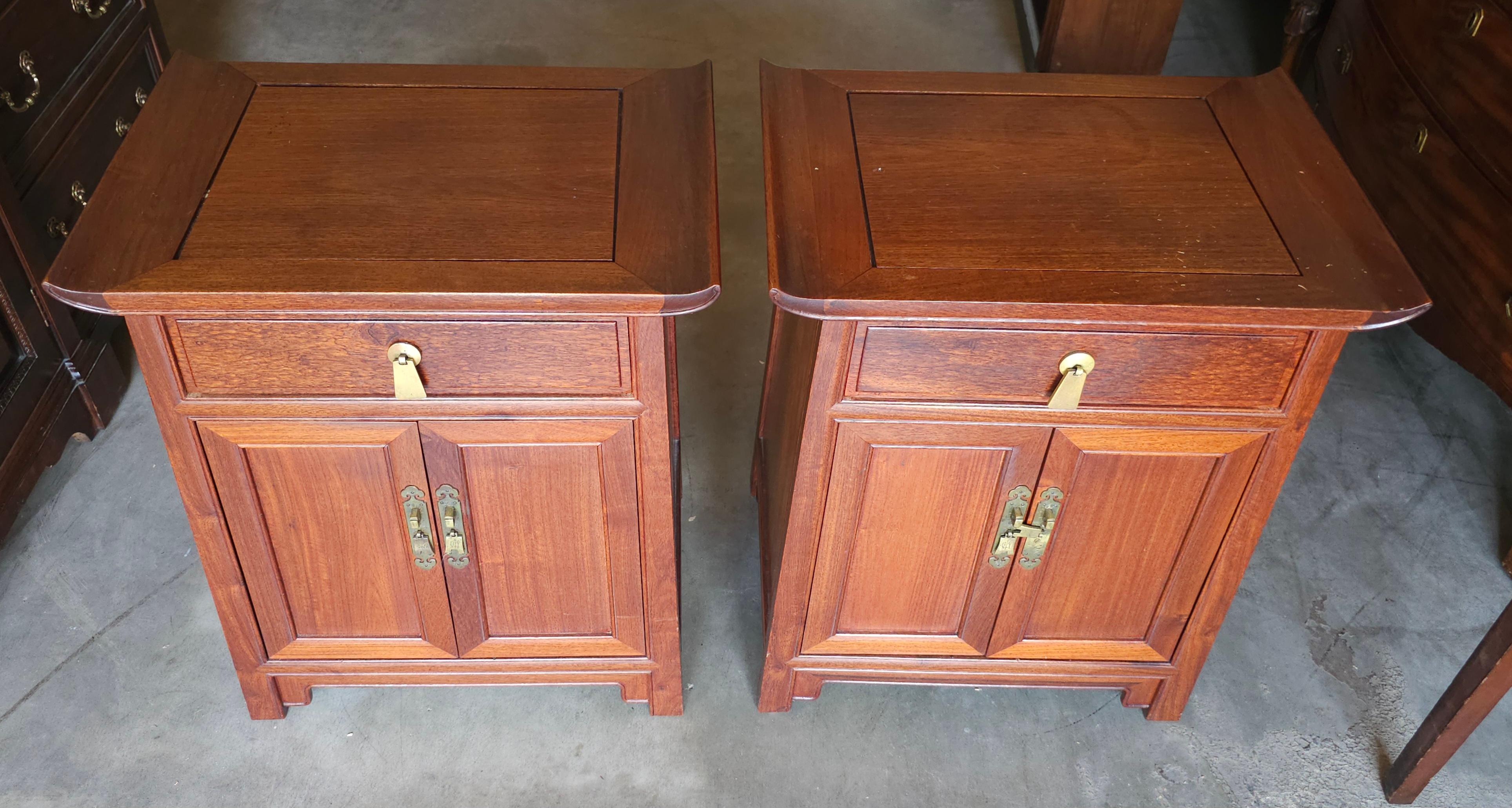 Pair of J. L George Ming Style Rosewood Bedside Tables in great vintage condition.
Measures 22