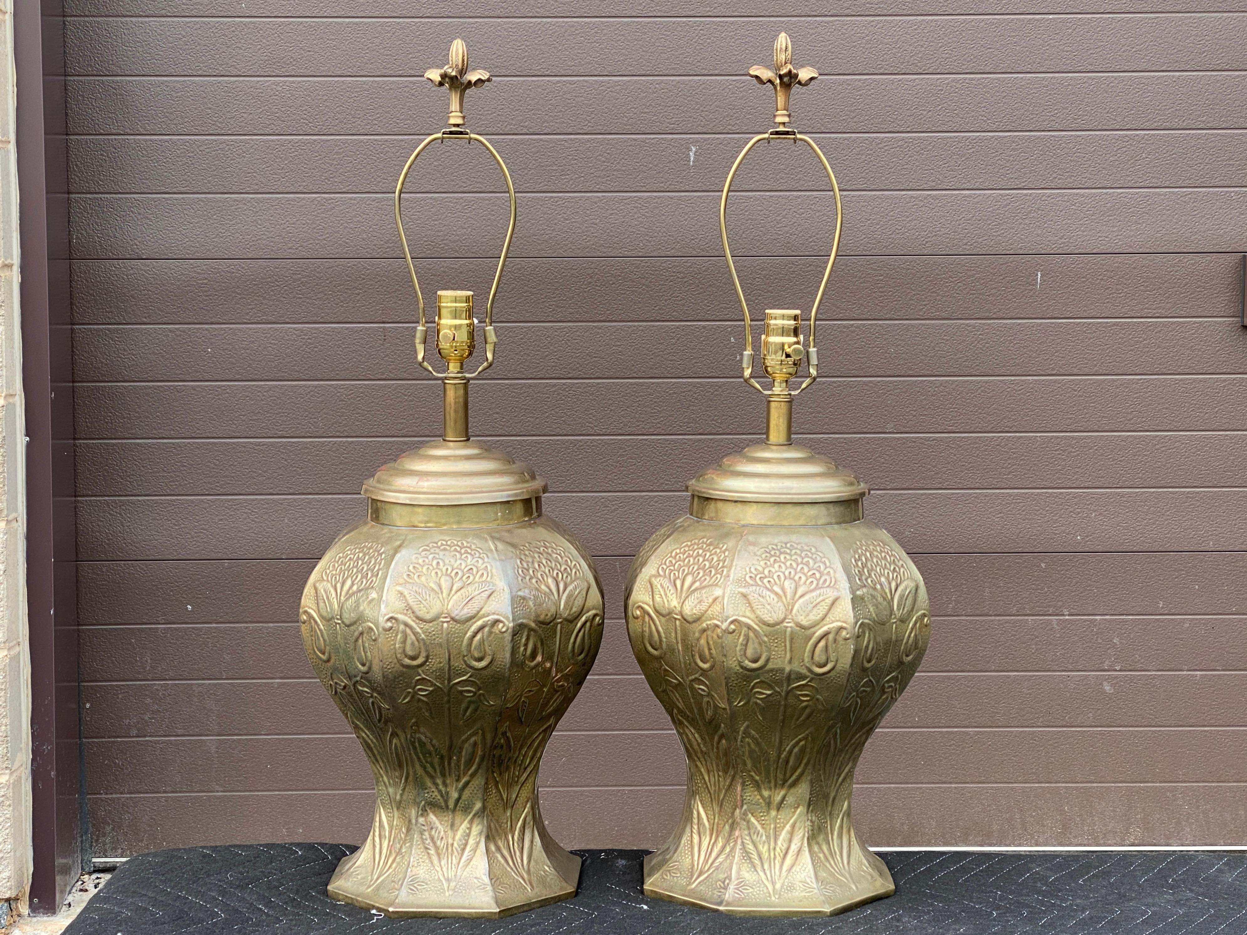 Vintage John Richard Hammered Brass Table Lamps With Floral Finials
20” at to top of bulb socket 
Base 8.75”
3” heavy brass finials