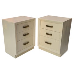 Coppia di comodini a 3 cassetti John Stuart, stile Mid Century Modern di Paul Frankl