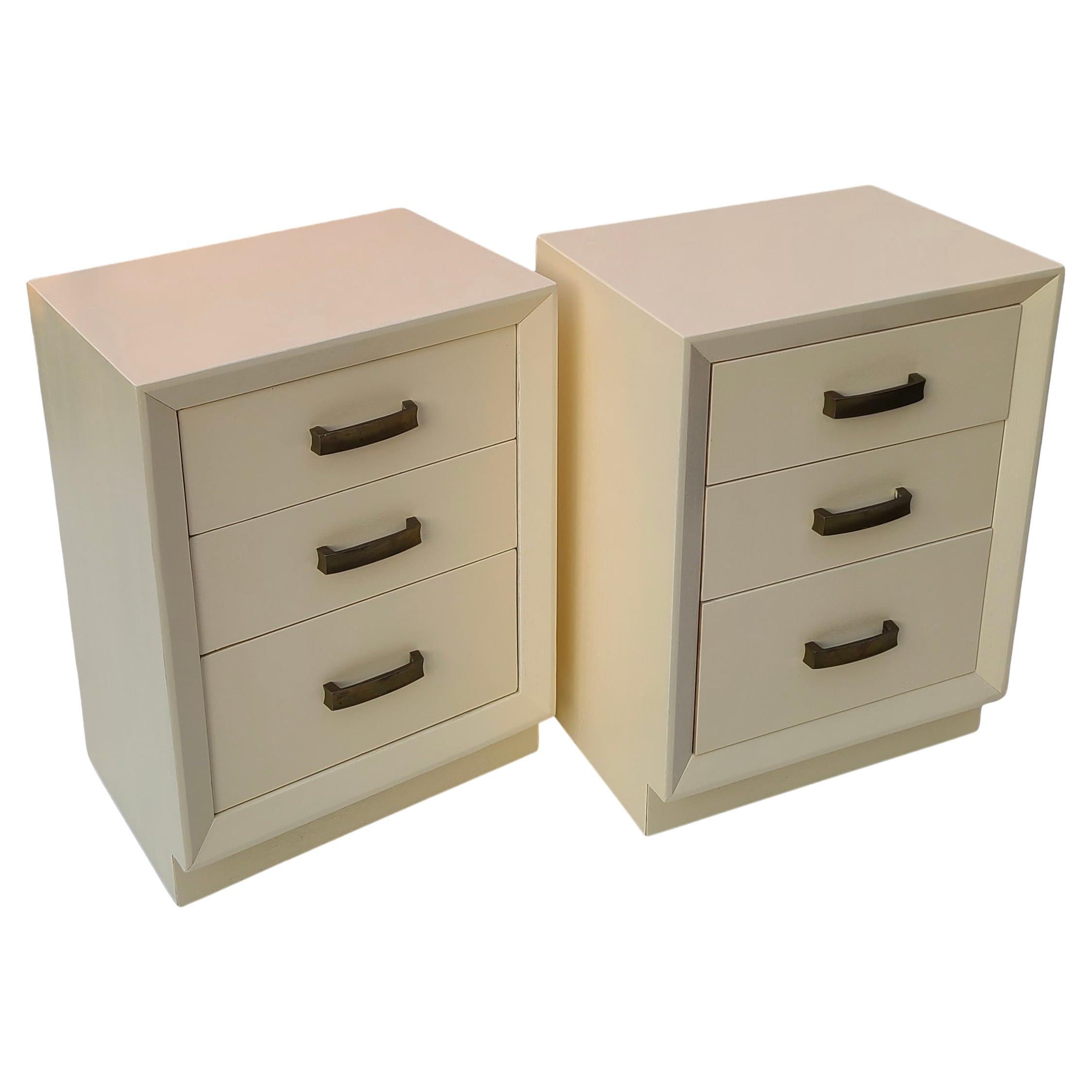 Coppia di comodini a 3 cassetti John Stuart, stile Mid Century Modern di Paul Frankl in vendita 2