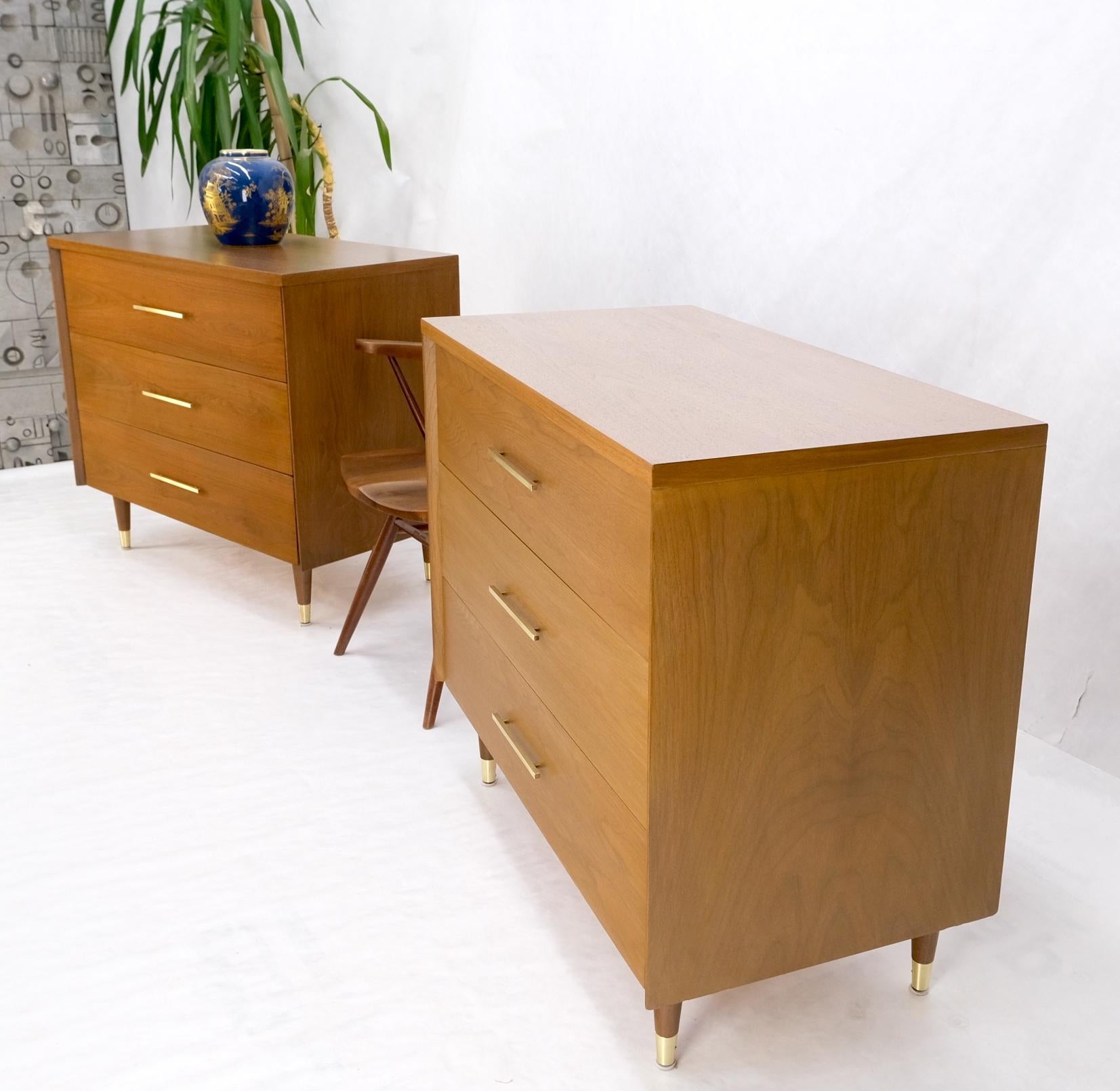 Pair John Stuart Refinished 3 Drawer Bachelor Chests Dressers W/ Long Brass Pull For Sale 8