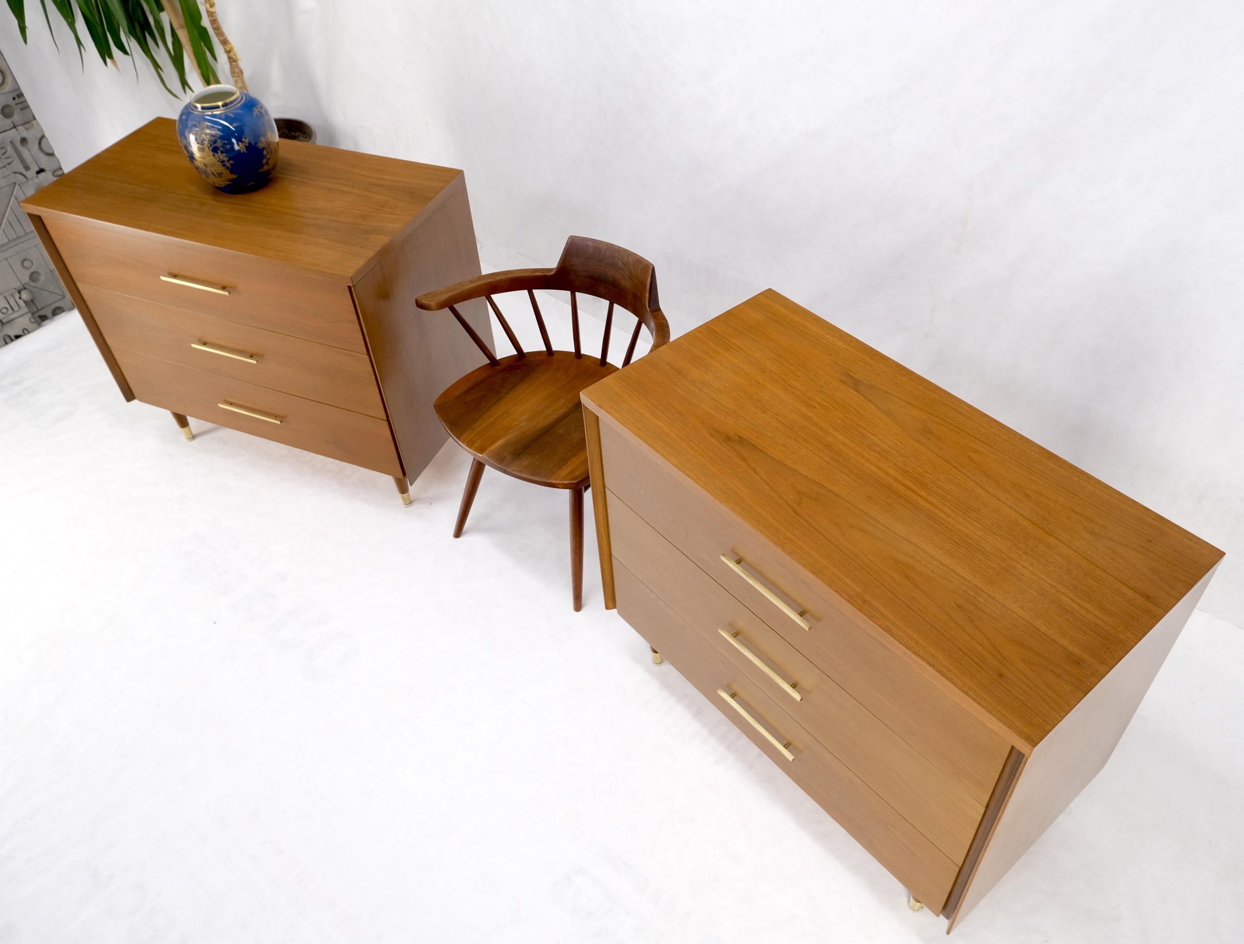 Pair John Stuart Refinished 3 Drawer Bachelor Chests Dressers W/ Long Brass Pull For Sale 10