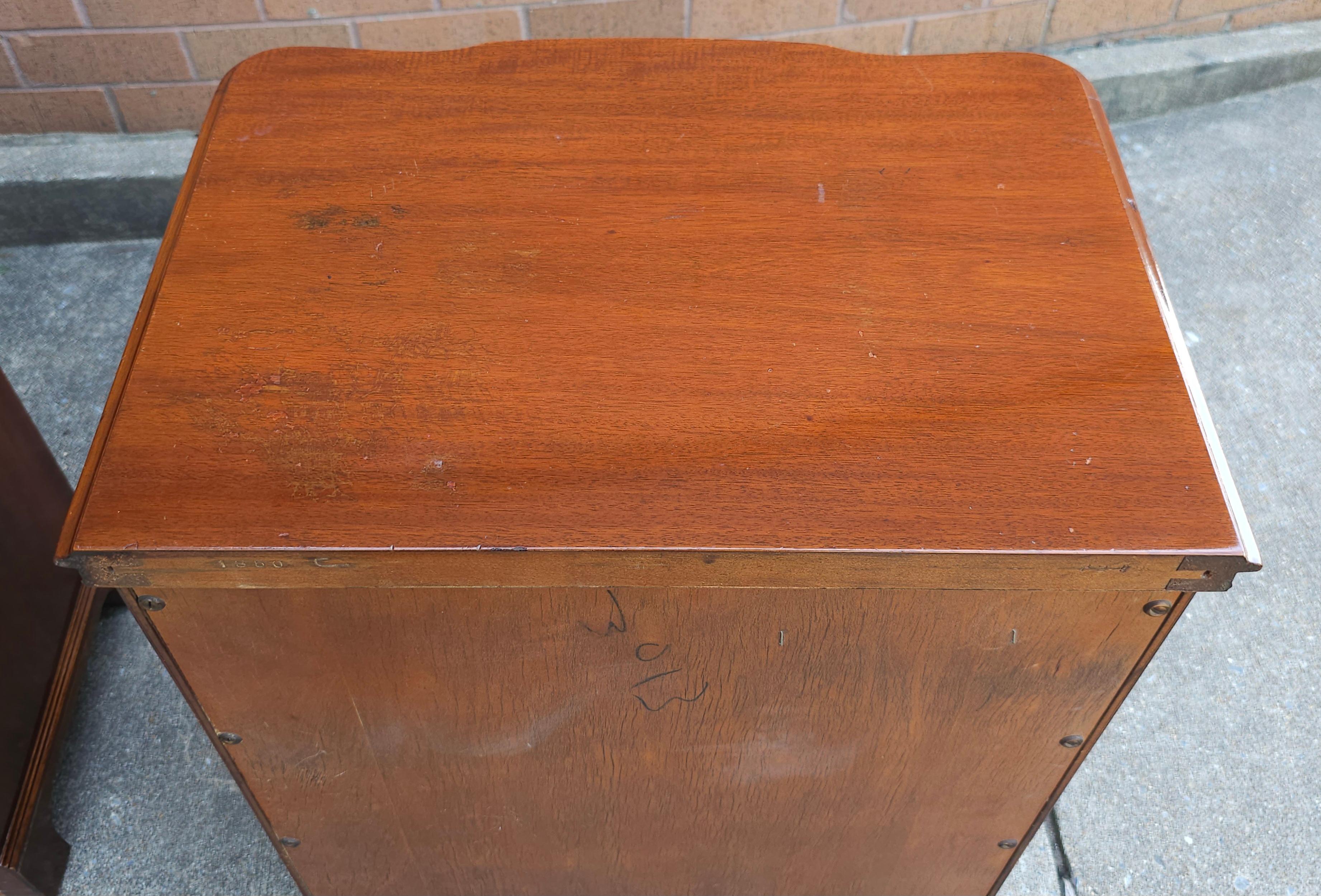 Pair John Widdicomb Co. George III Style Block Front Mahogany Chests For Sale 6
