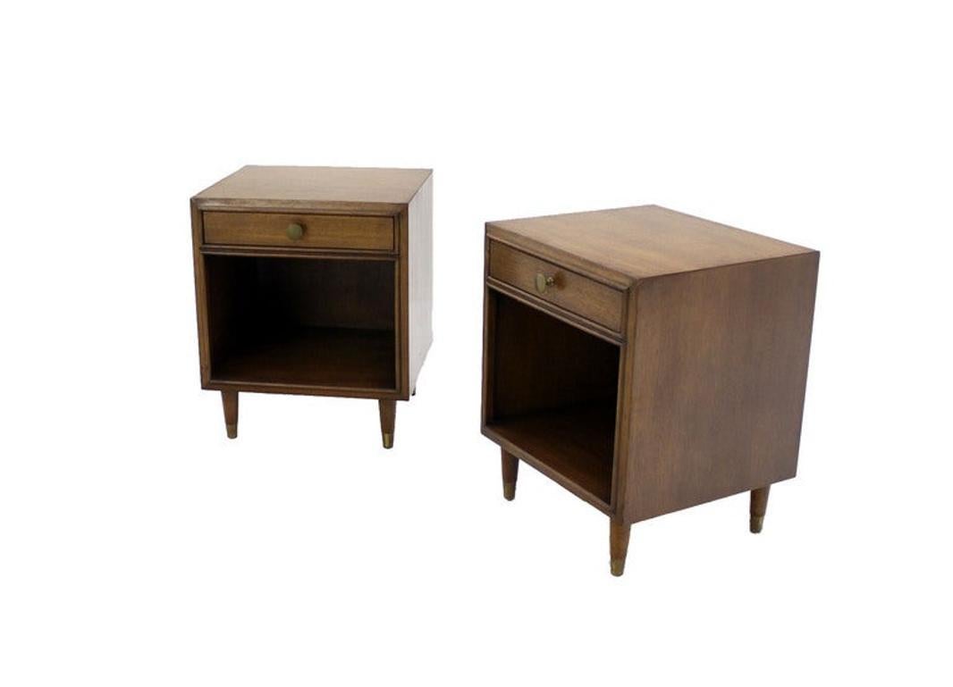 Pair Johnson One Drawer Espresso Mid Century Modern Walnut Night Stand End Table In Good Condition For Sale In Rockaway, NJ